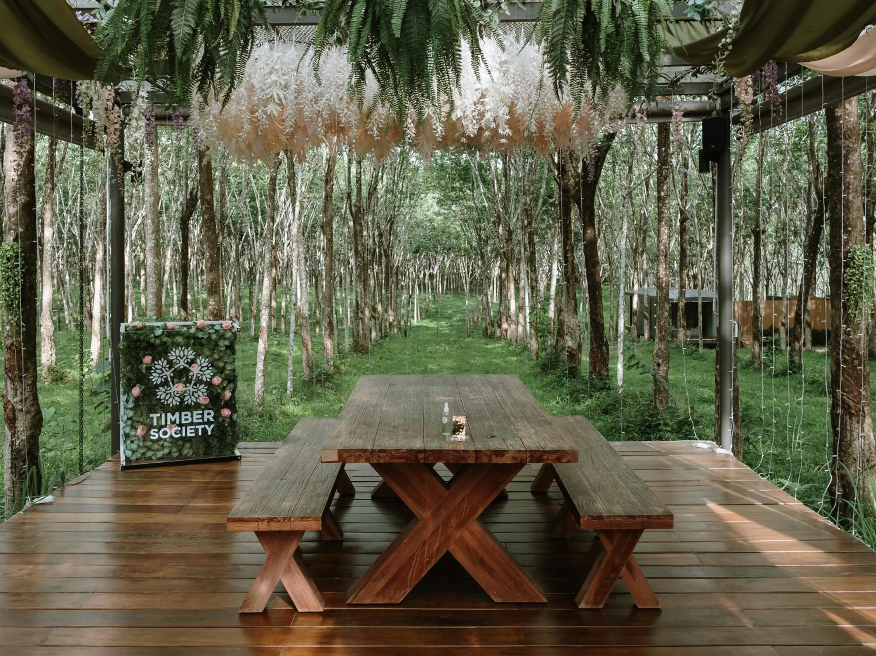 Restaurant/places to eat in Timber Society Boutique Hideaway