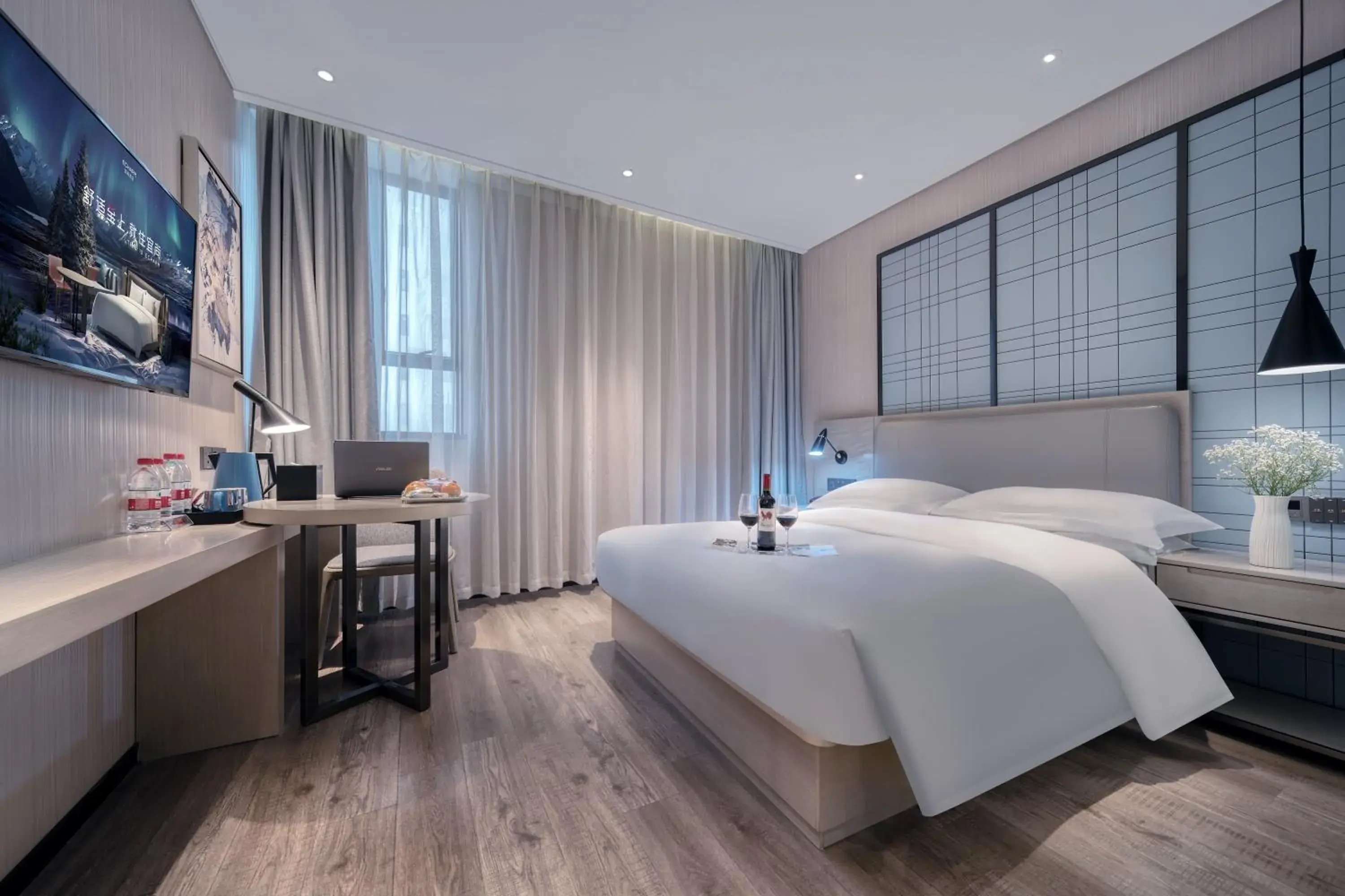 Business King Room in Echarm International Hotel Nanzhou Metro Station Branch - Free Shuttle Bus to Canton Fair Complex During Canton Fair Period Business King Room in Echarm International Hotel Nanzhou Metro Station Branch - Free Shuttle Bus to Canton Fair Complex During Canton Fair Period