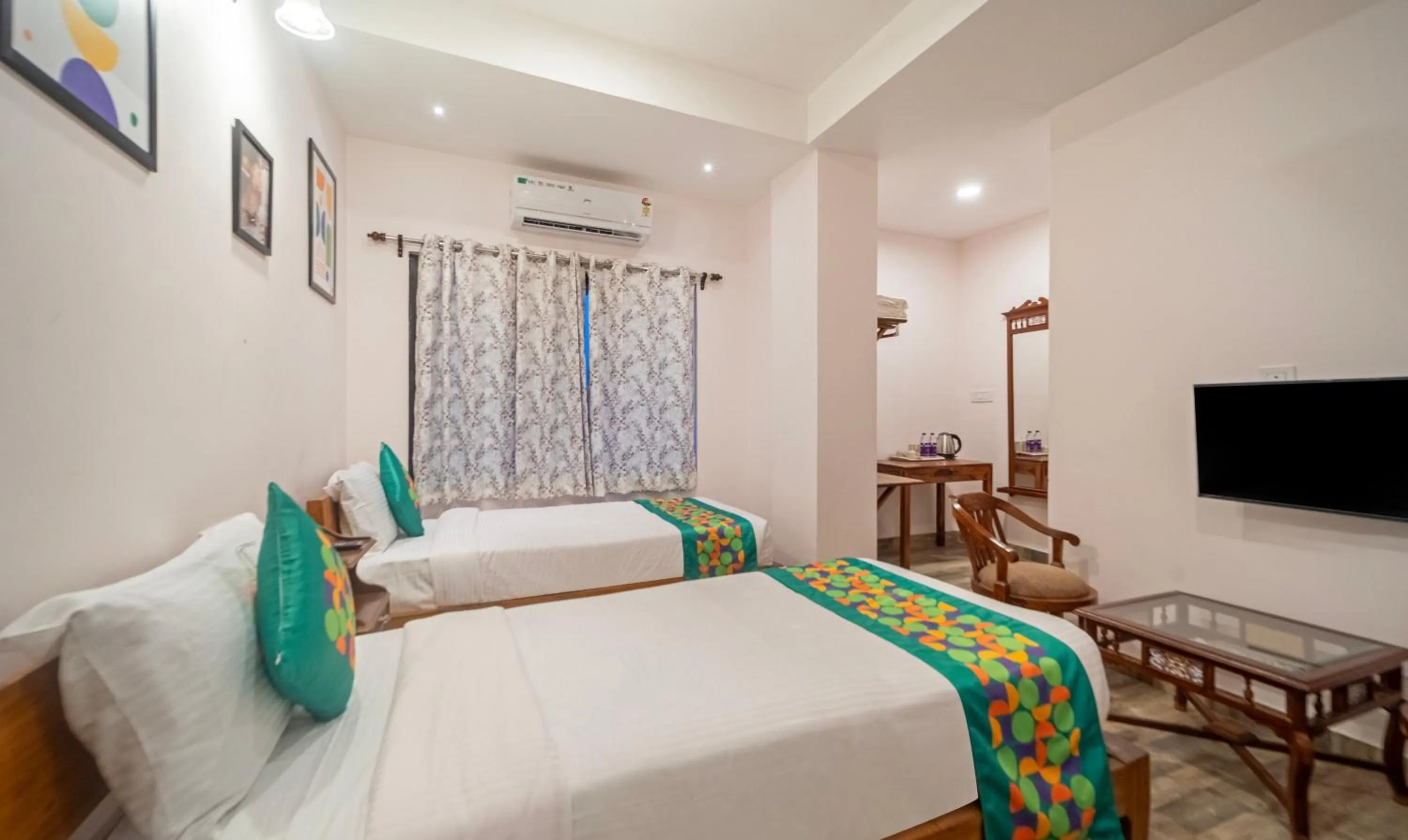 Bedroom, Bed in Treebo Kashvijoy, 7 Km From Kamakhya Temple