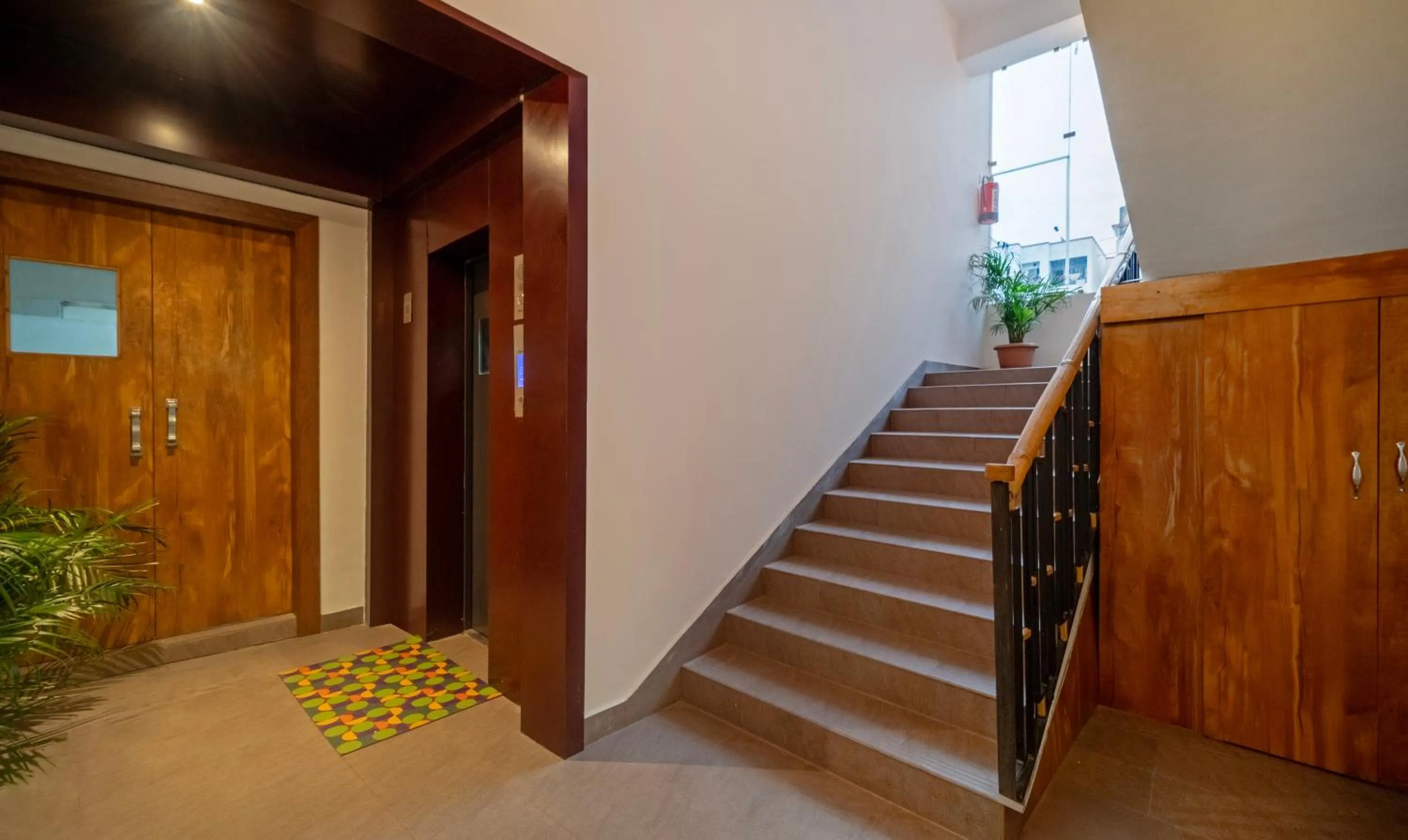 Lobby or reception in Treebo Kashvijoy, 7 Km From Kamakhya Temple