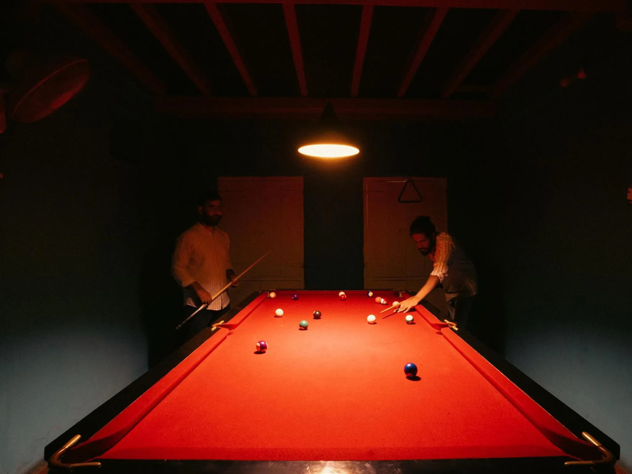 Billiard in Moustache Daman