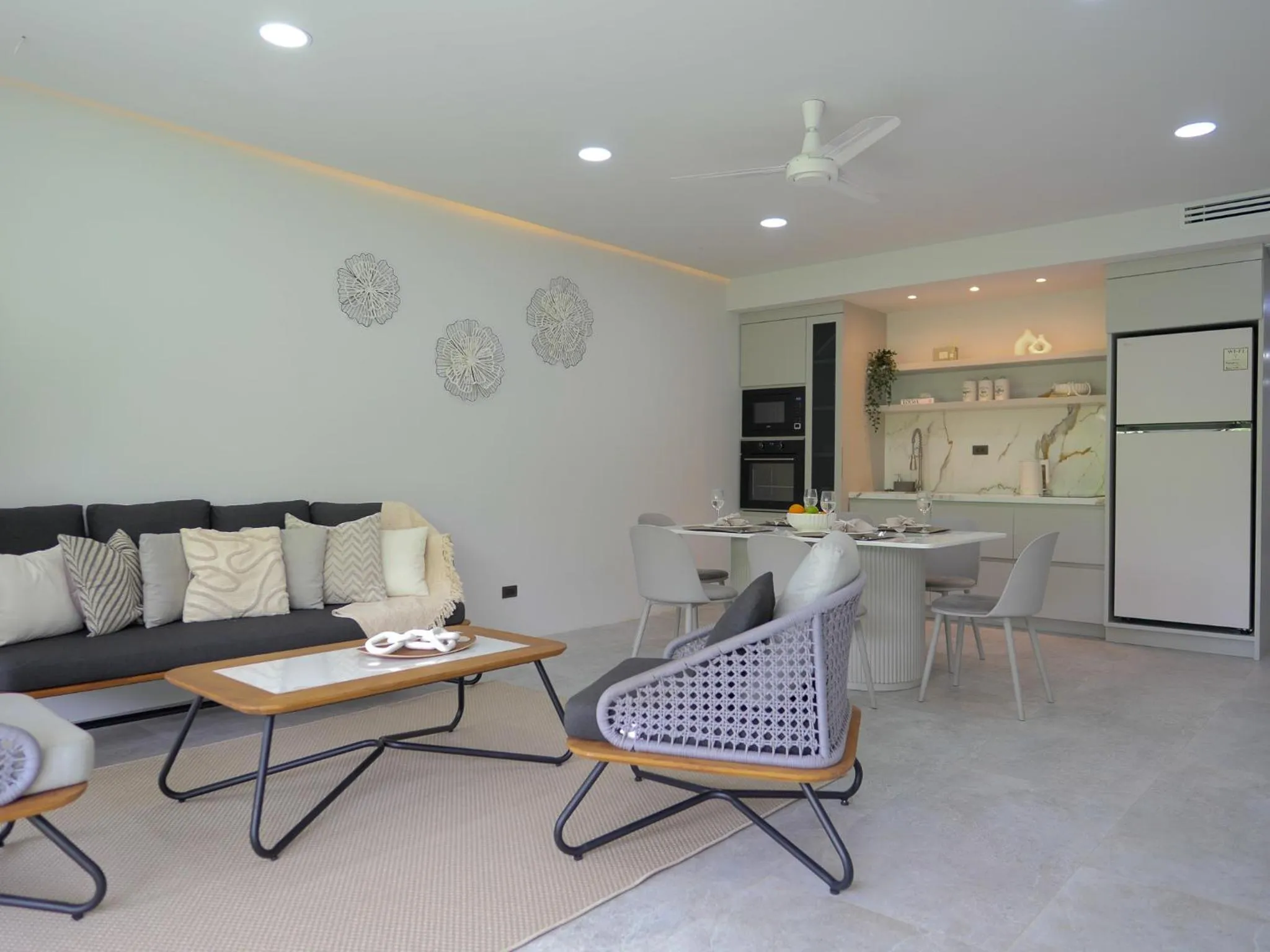 Photo of the whole room in Beachside Residence