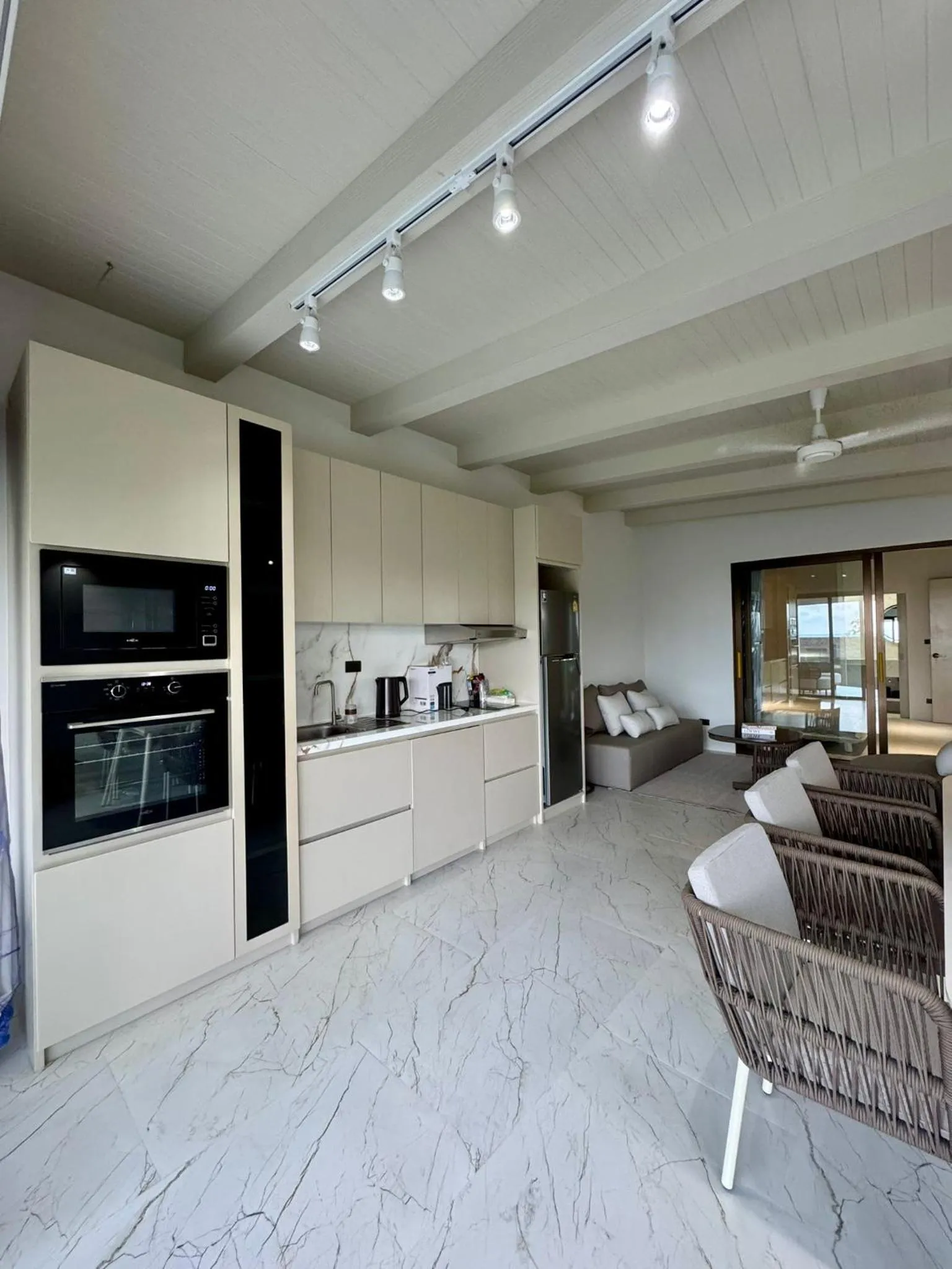 Kitchen or kitchenette in Beachside Residence