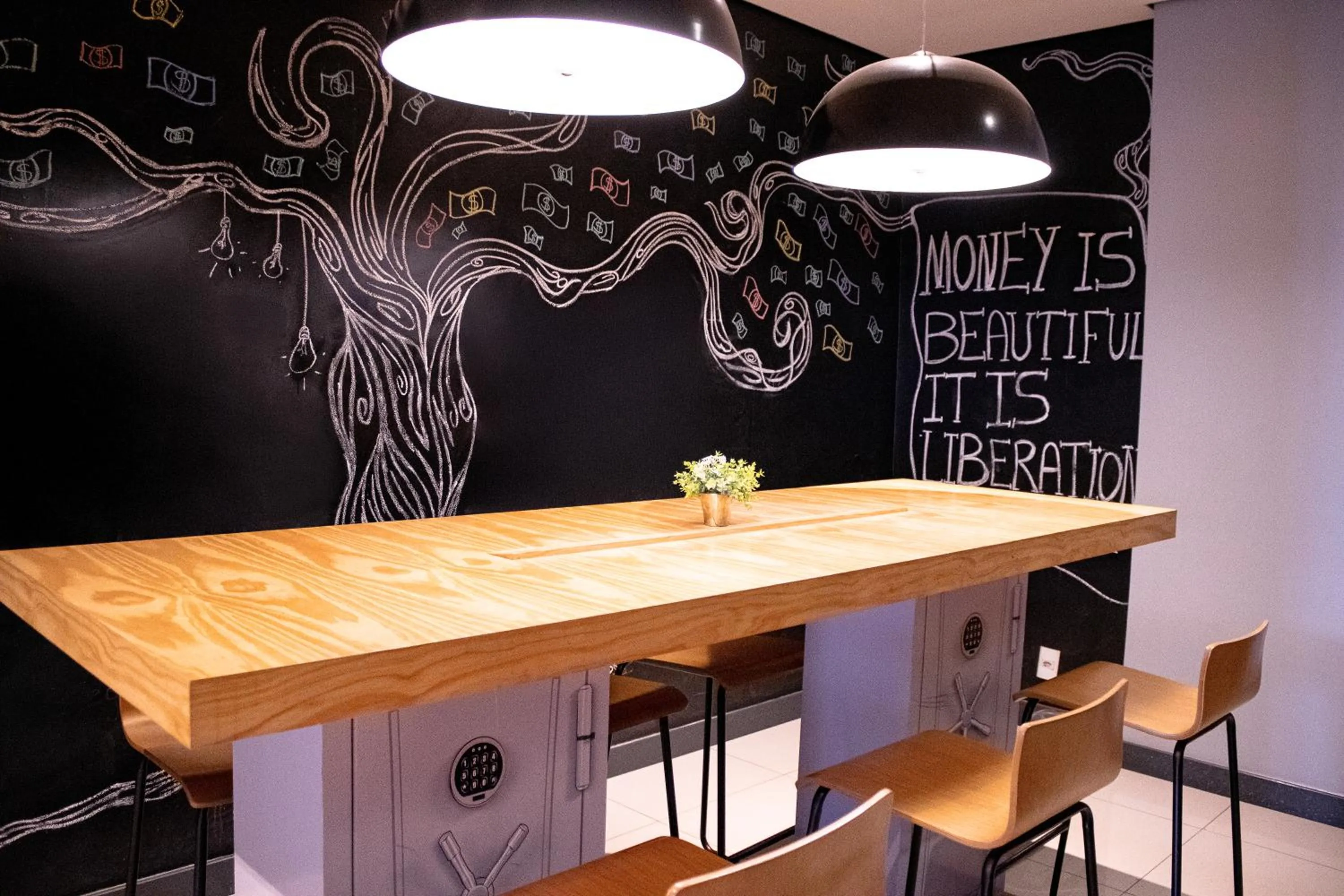 Restaurant/places to eat in Hotel Euro Suite São Jose do Rio Preto by Nacional Inn