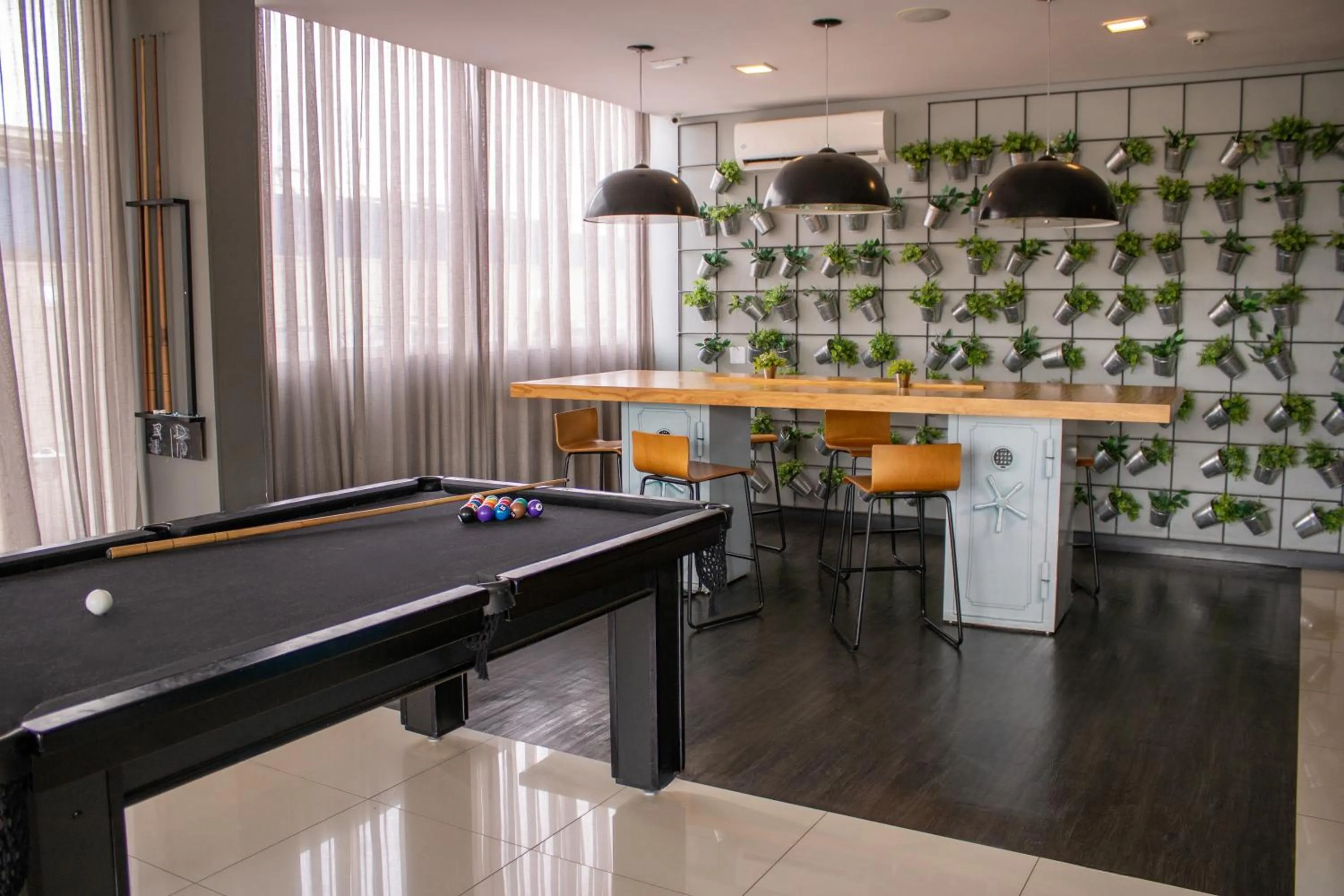 Lobby or reception in Hotel Euro Suite São Jose do Rio Preto by Nacional Inn