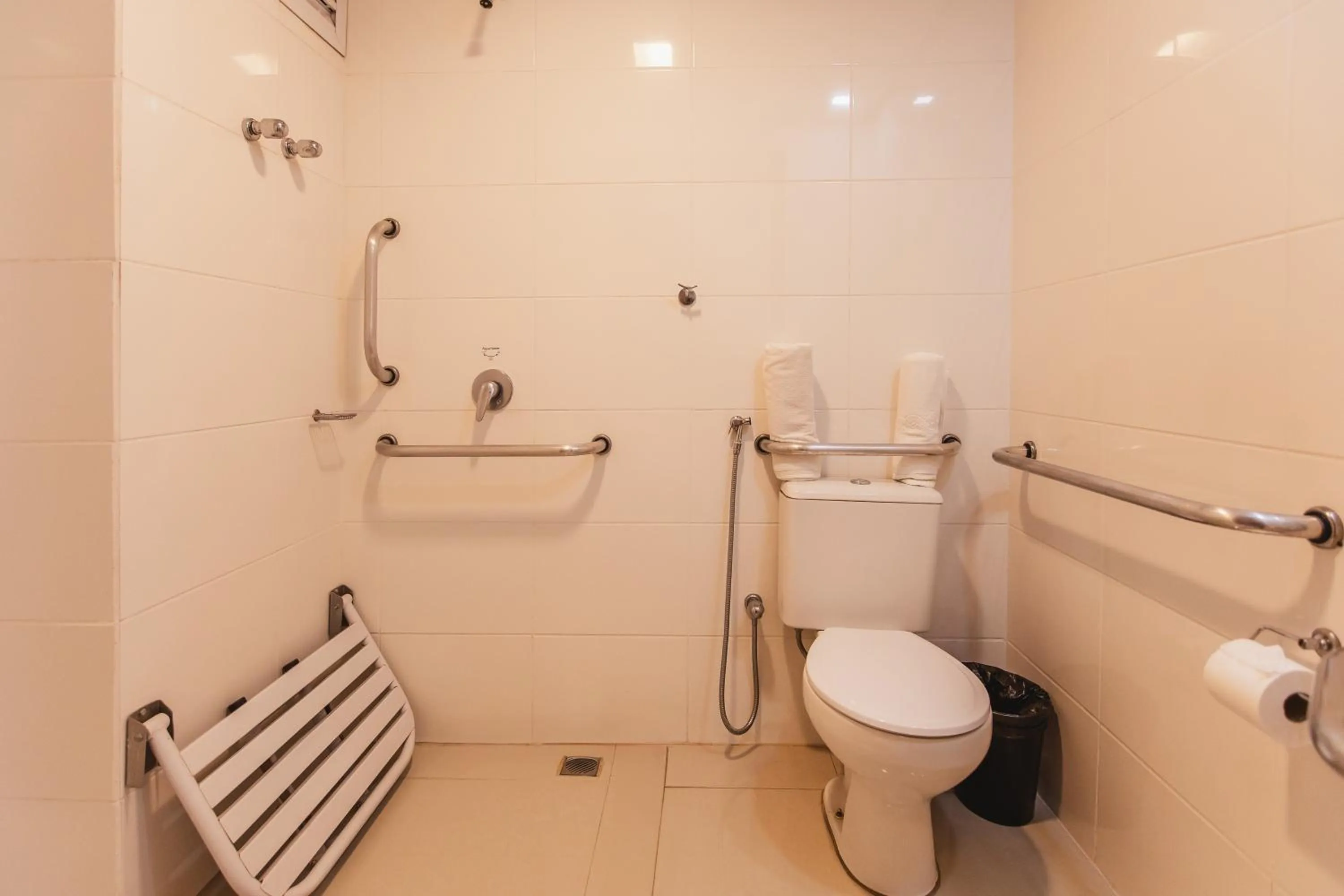 Bathroom in Hotel Euro Suite São Jose do Rio Preto by Nacional Inn