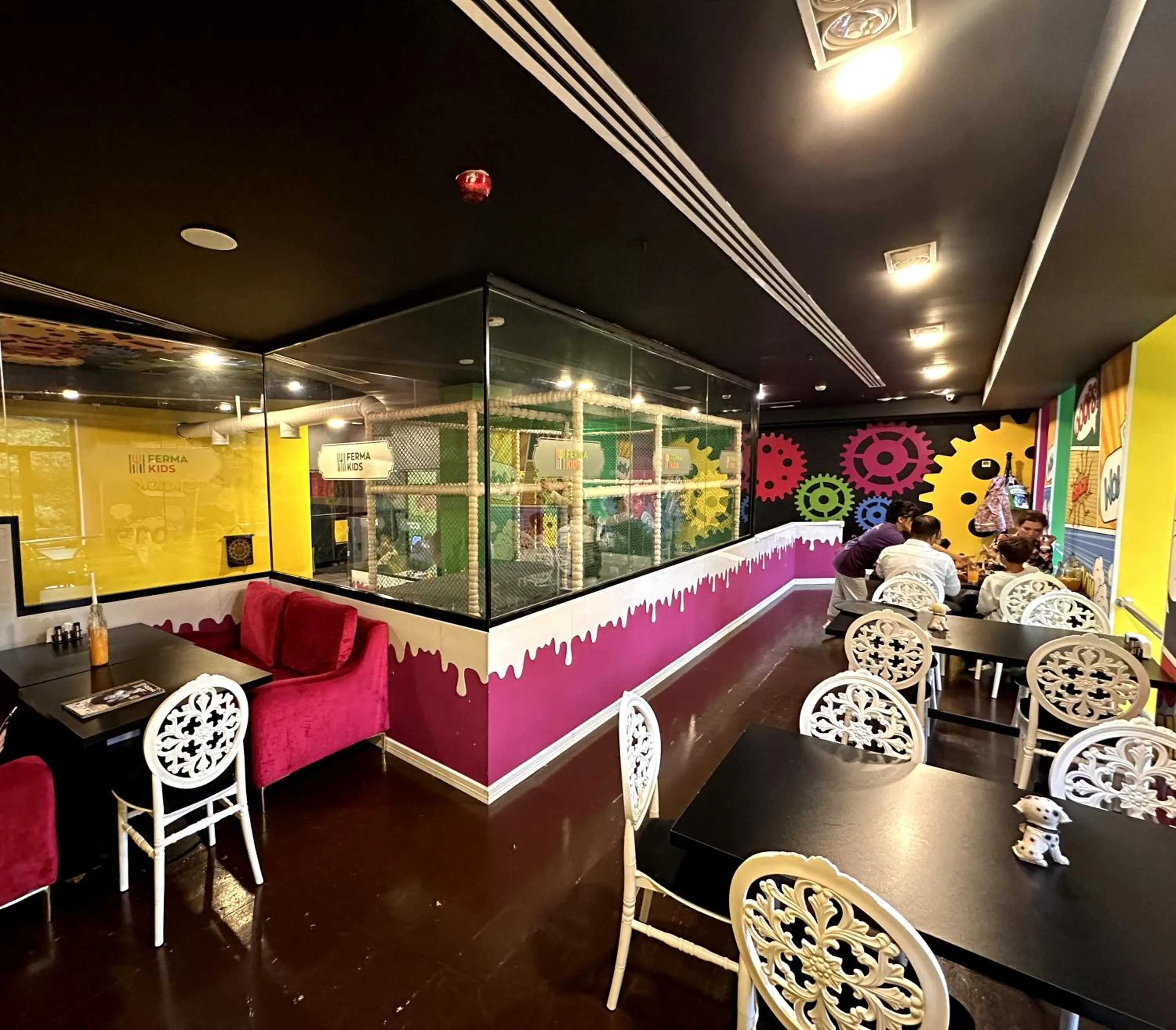 Restaurant/places to eat in Ferma Art hotel boutique