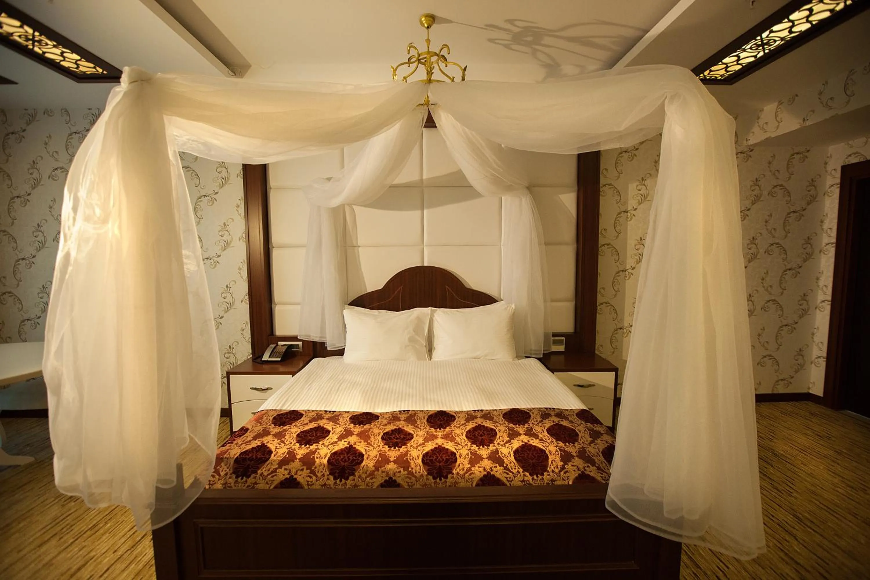 Bedroom, Bed in Mitannia Regency Hotel