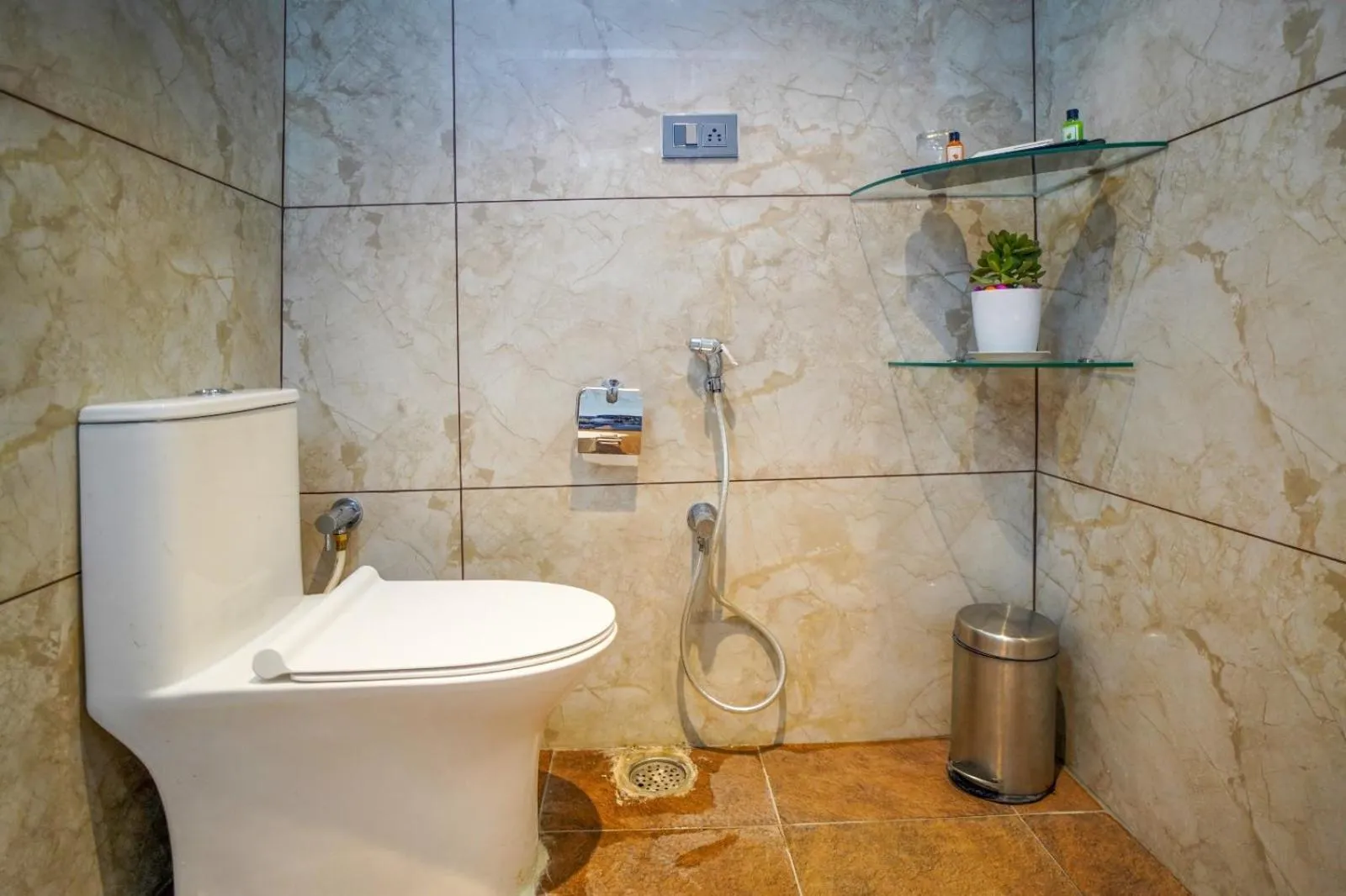 Shower in Hotel Yathin