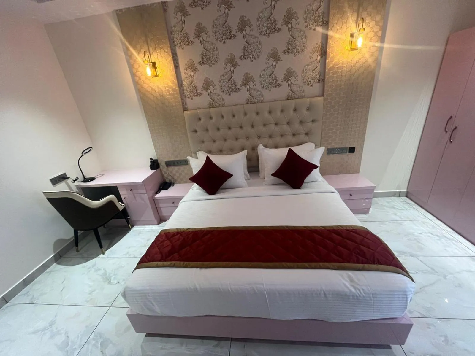 Bedroom, Bed in Hotel Yathin