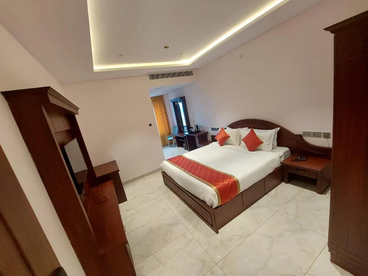 Bedroom, Bed in Hotel Yathin