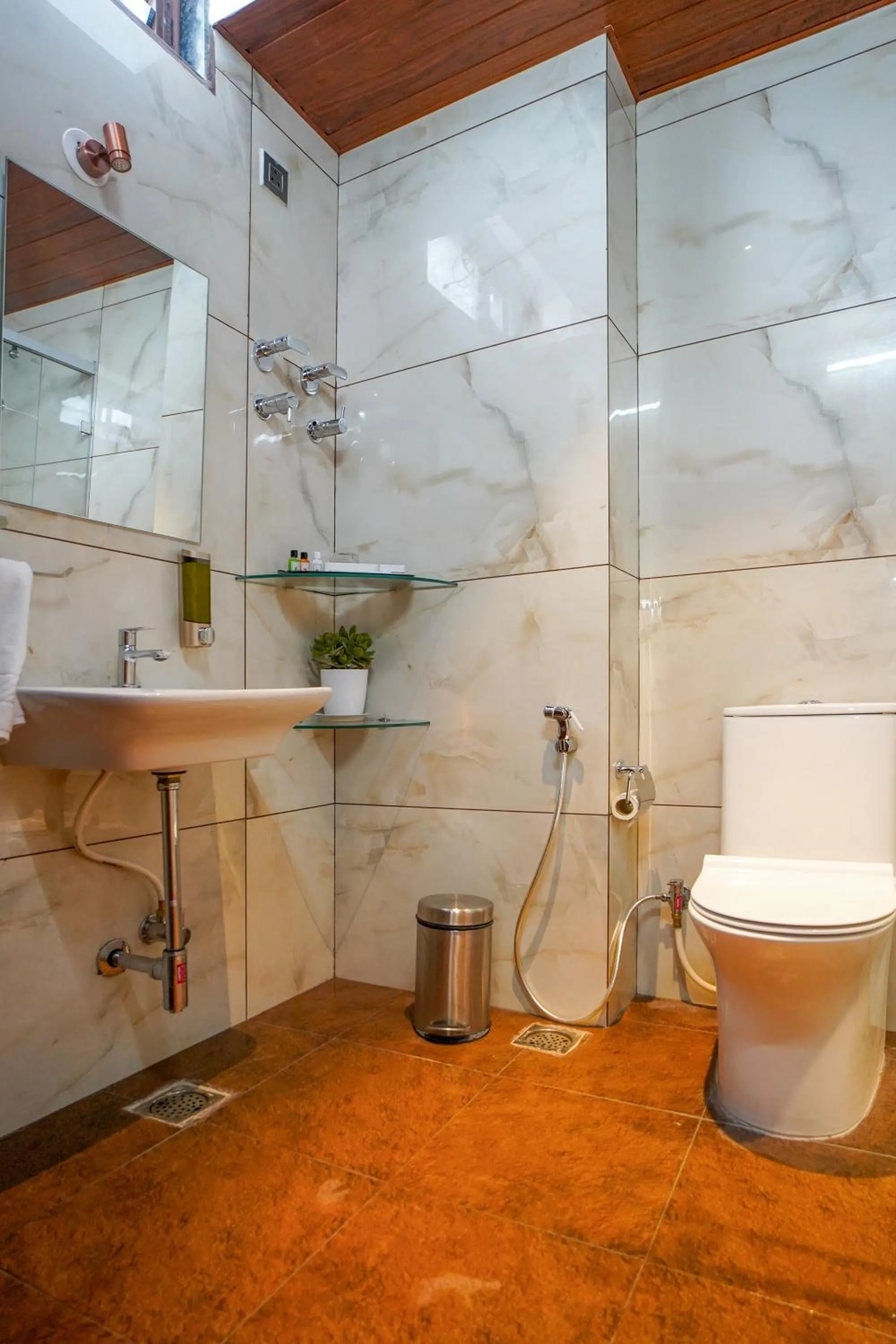 Bathroom in Hotel Yathin