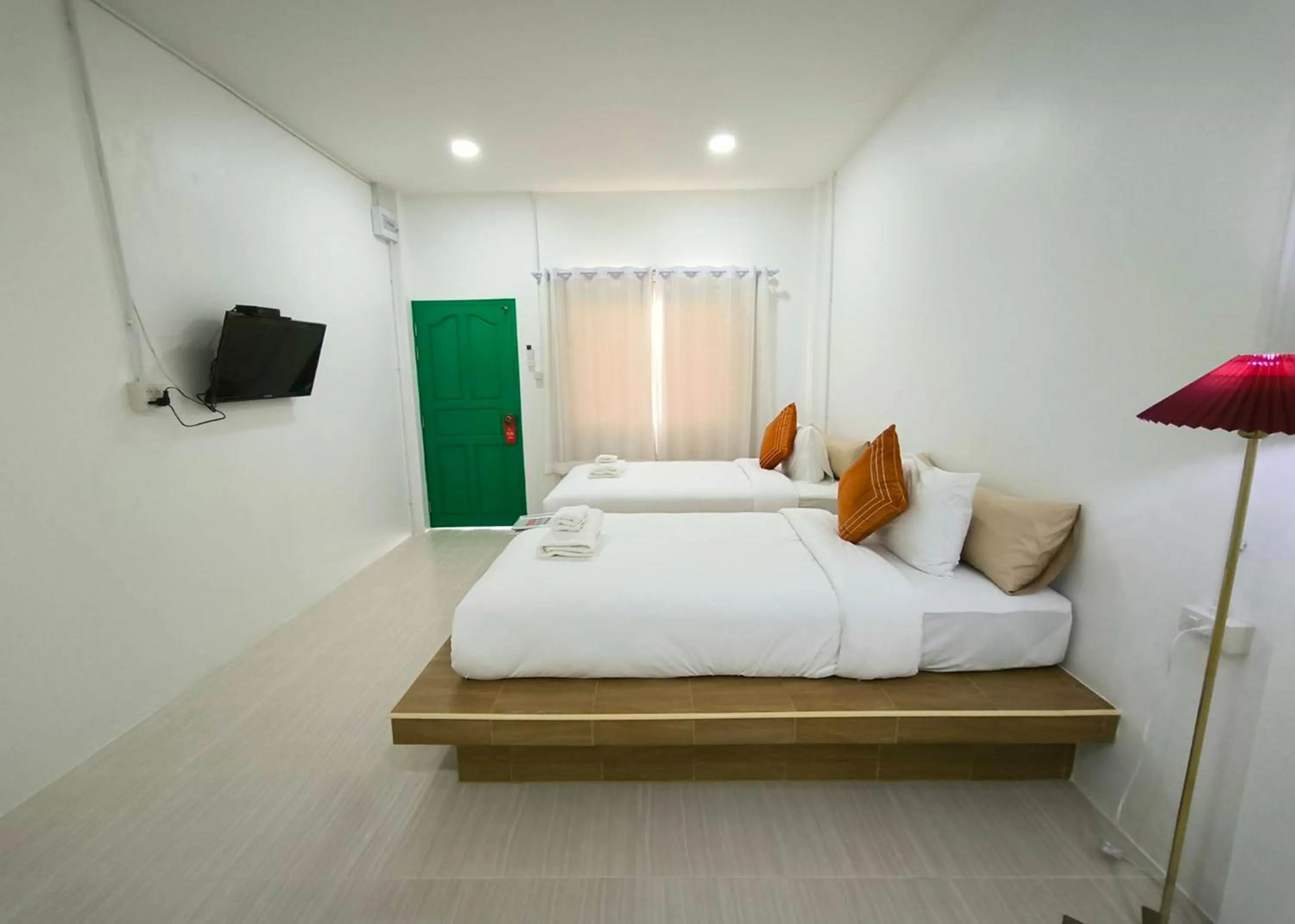 Photo of the whole room, Bed in Ban Ye