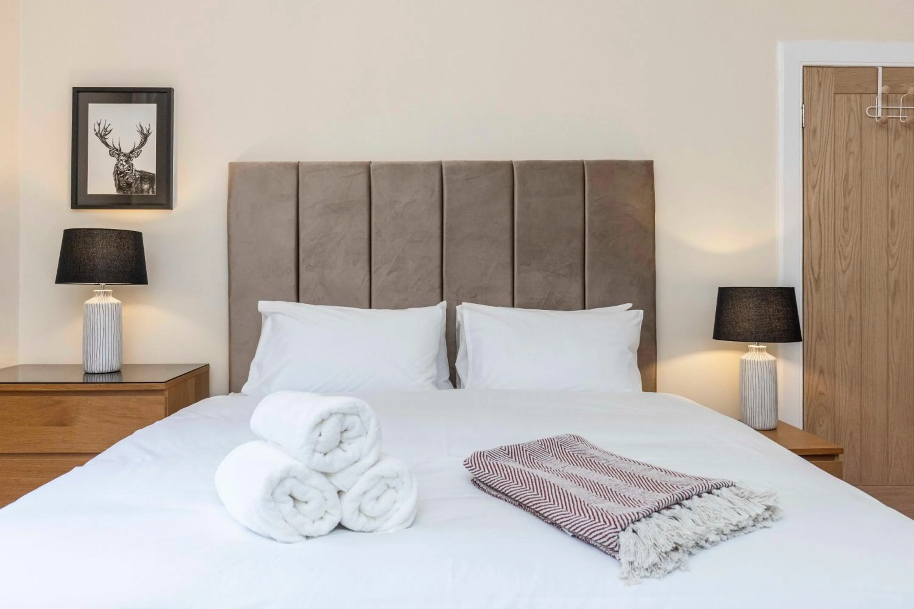 Old Town Edinburgh Apt, walk to Castle, Royal Mile & Museums