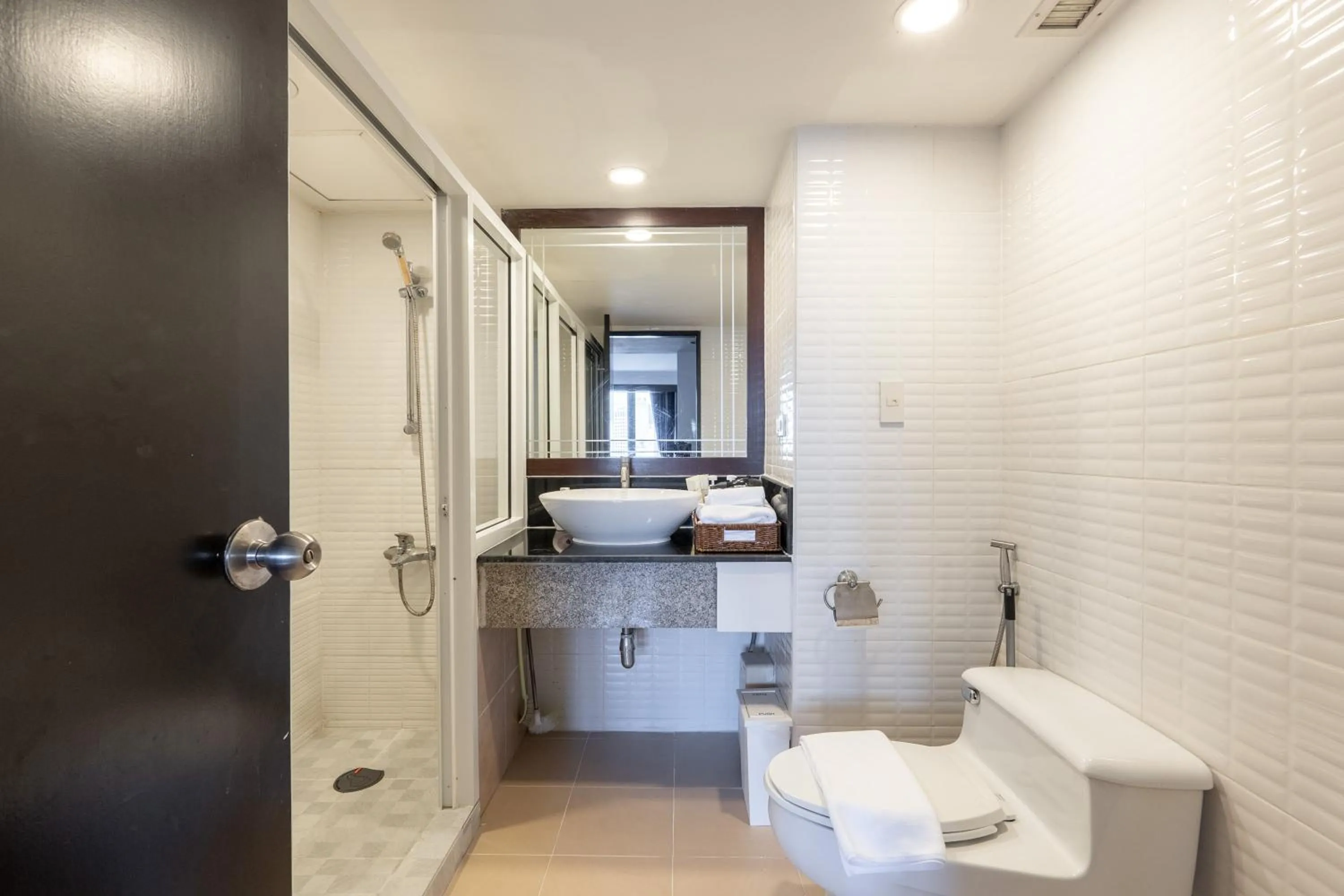 Artichoke Suite Sukhumvit, Nana BTS