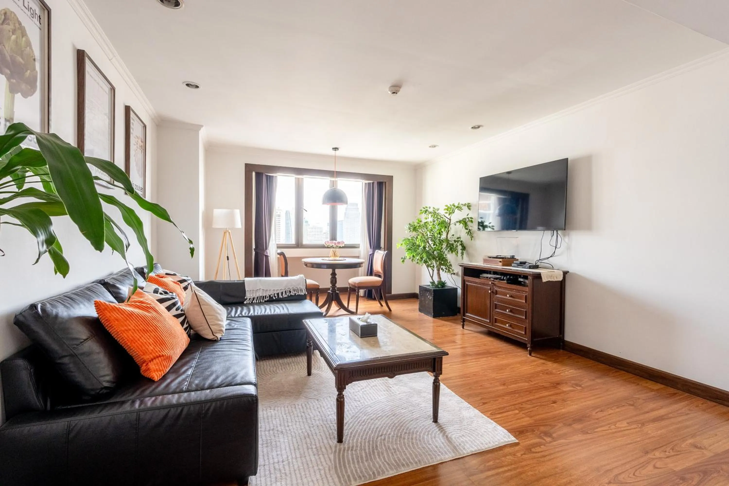 Artichoke Suite Sukhumvit, Nana BTS
