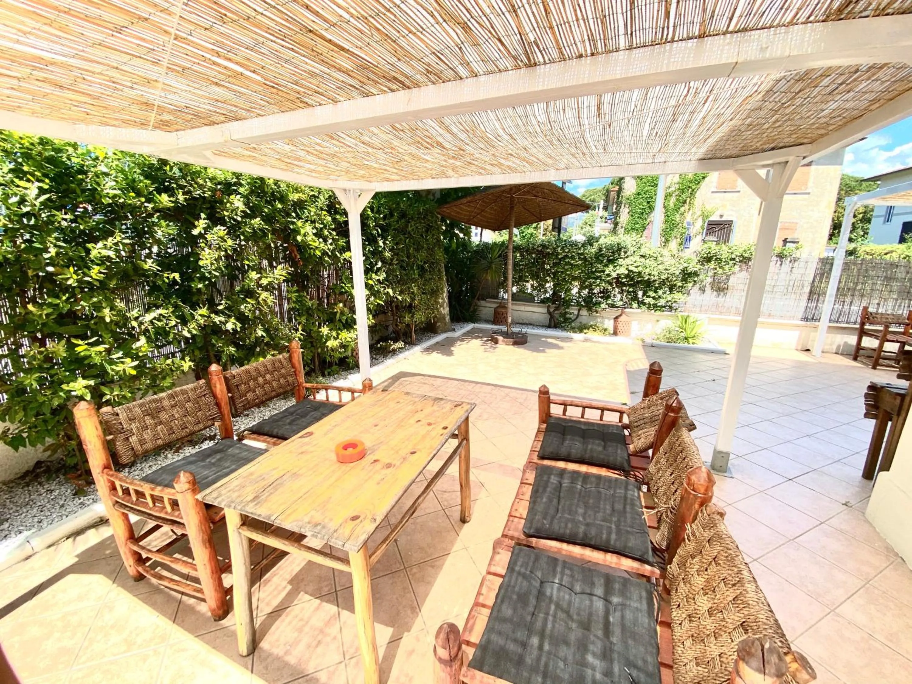 Patio in Hotel La Perla