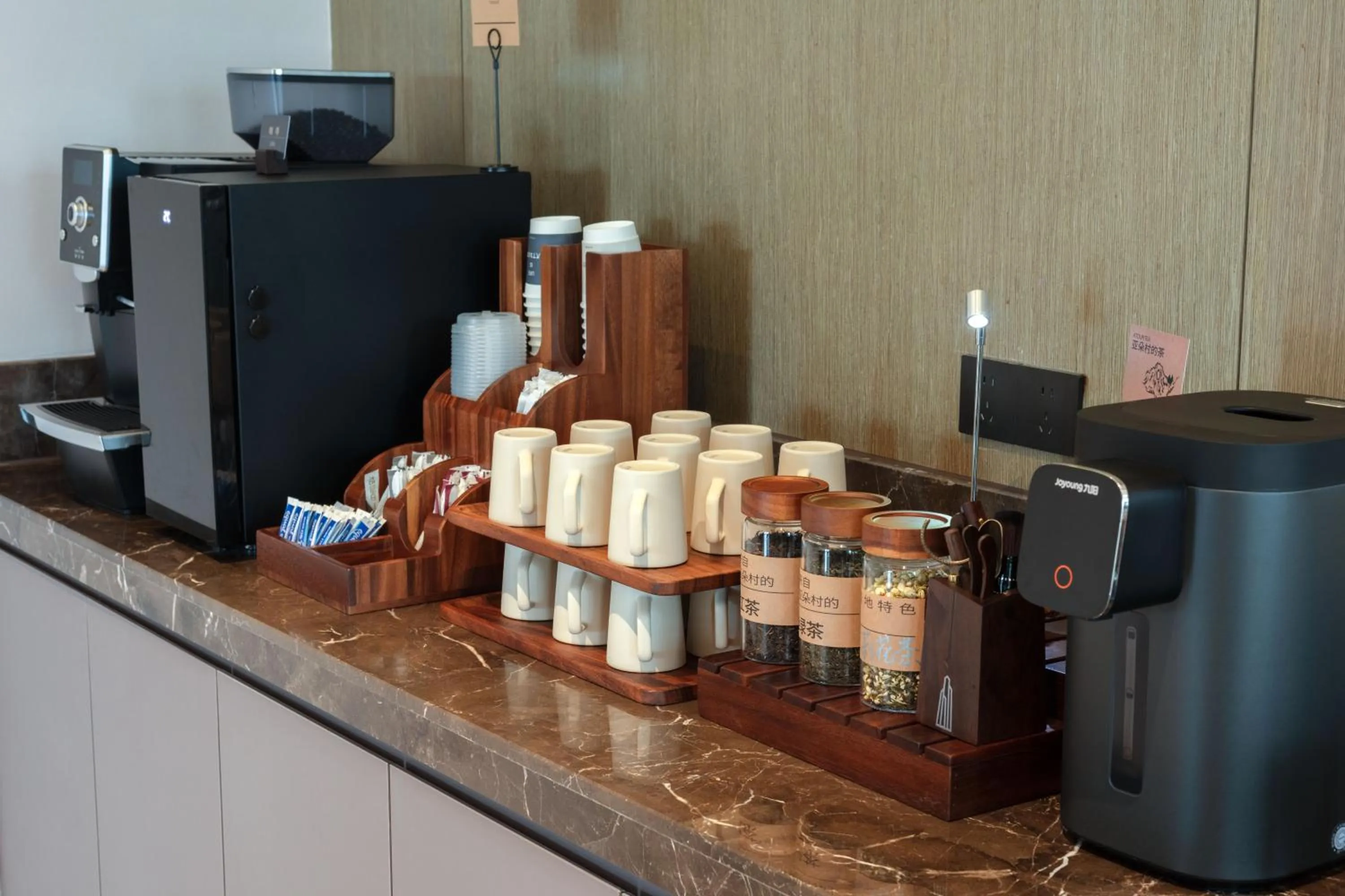 Restaurant/places to eat in Atour Hotel Hangzhou Binjiang Binwen Road