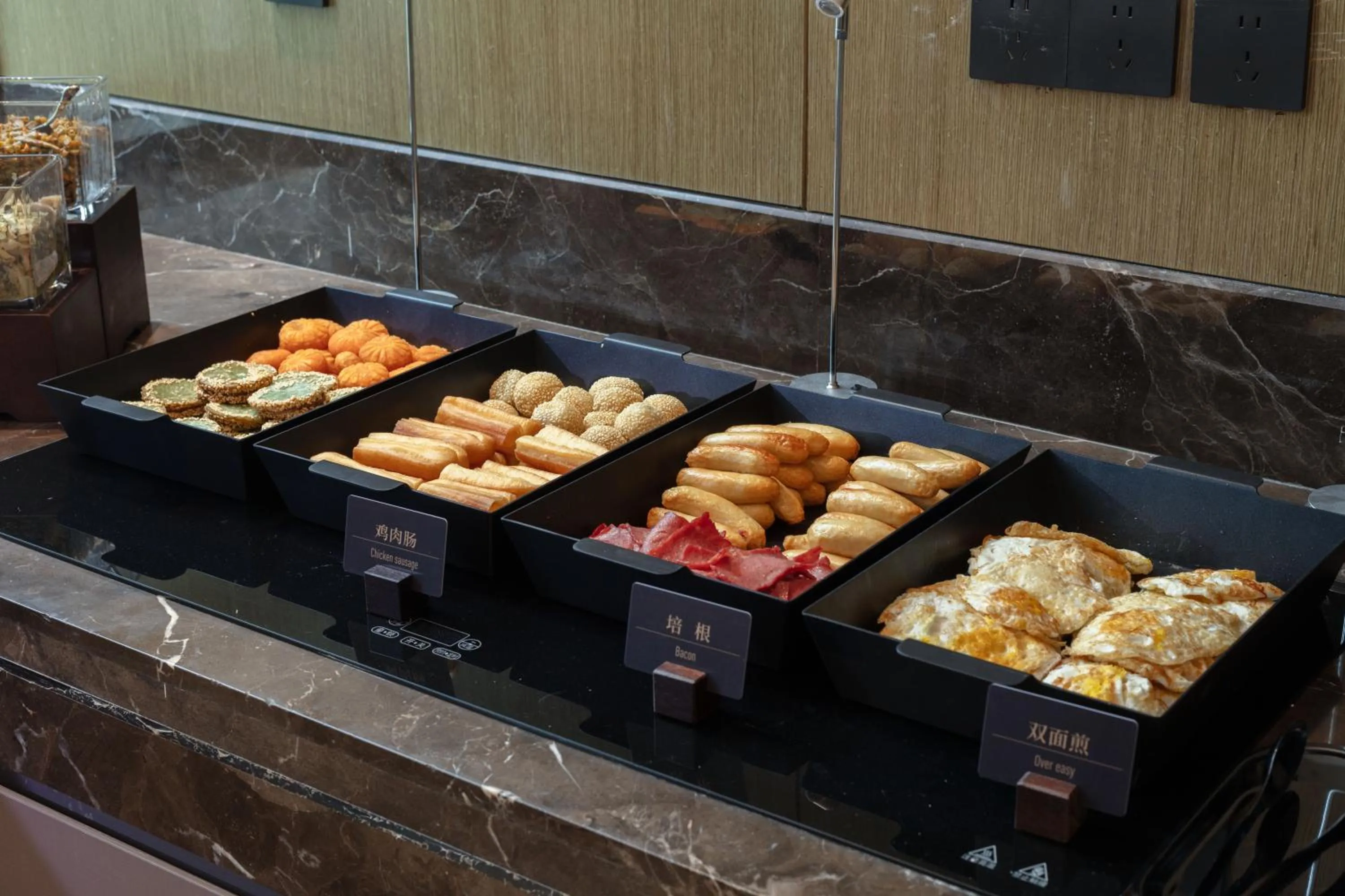 Restaurant/places to eat in Atour Hotel Hangzhou Binjiang Binwen Road