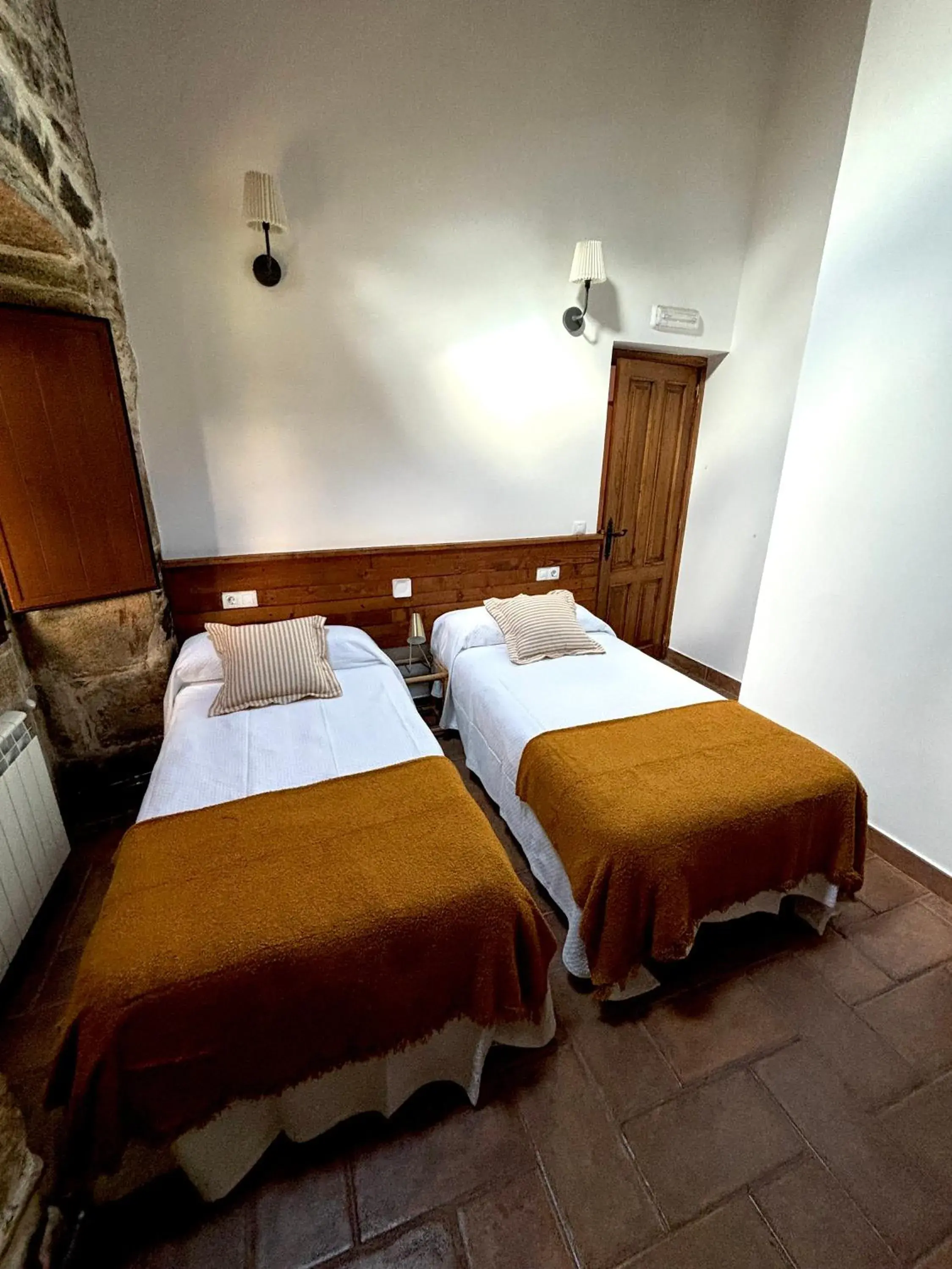 Two-Bedroom Deluxe Apartment in As Casiñas Bed & Breakfast Porto de Bois Two-Bedroom Deluxe Apartment in As Casiñas Bed & Breakfast Porto de Bois