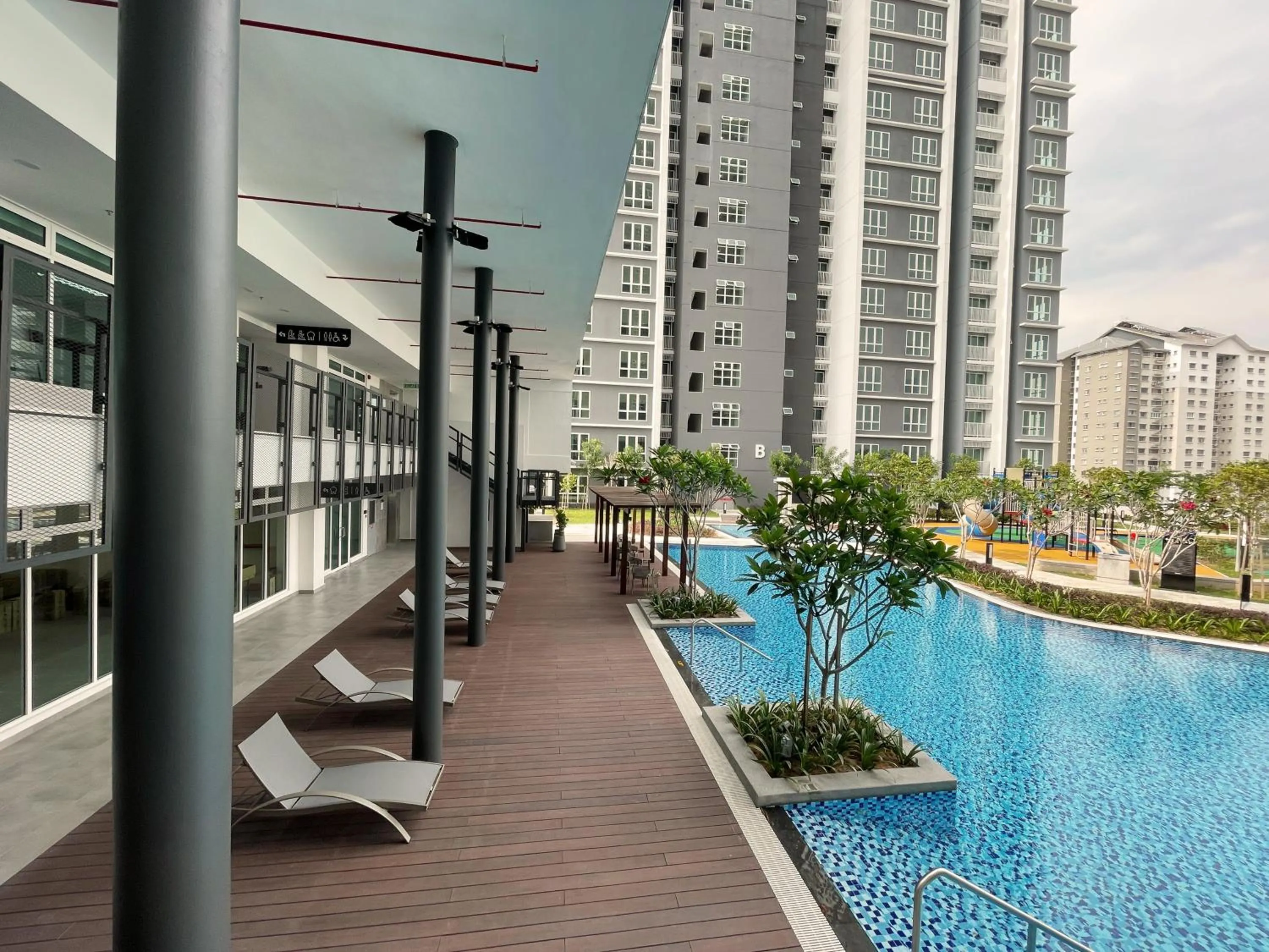 Property building in 121 Residences by The Homez Near One Utama, Starling Mall, Atria