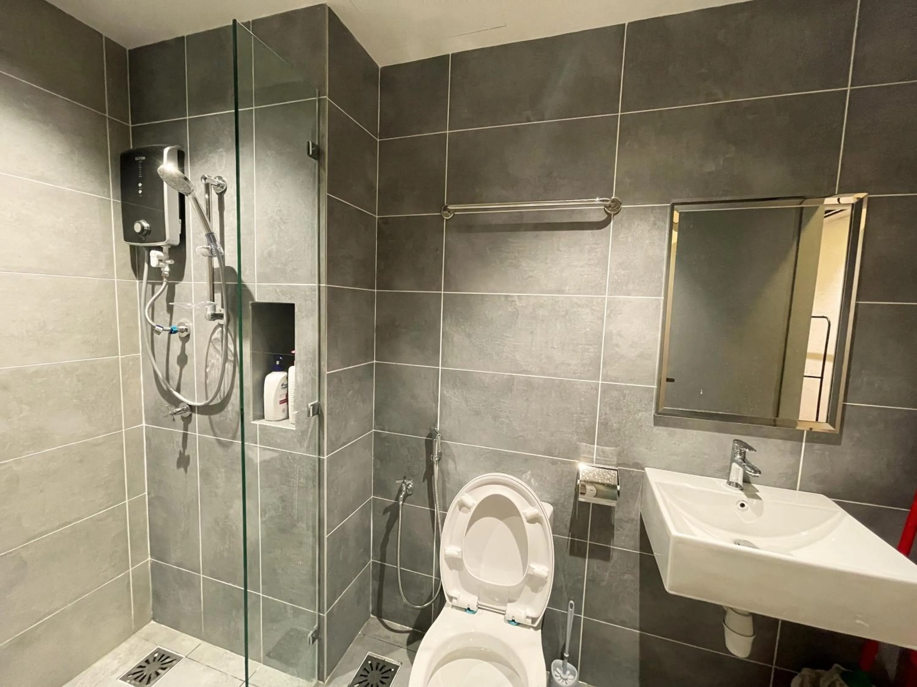 Shower in 121 Residences by The Homez Near One Utama, Starling Mall, Atria