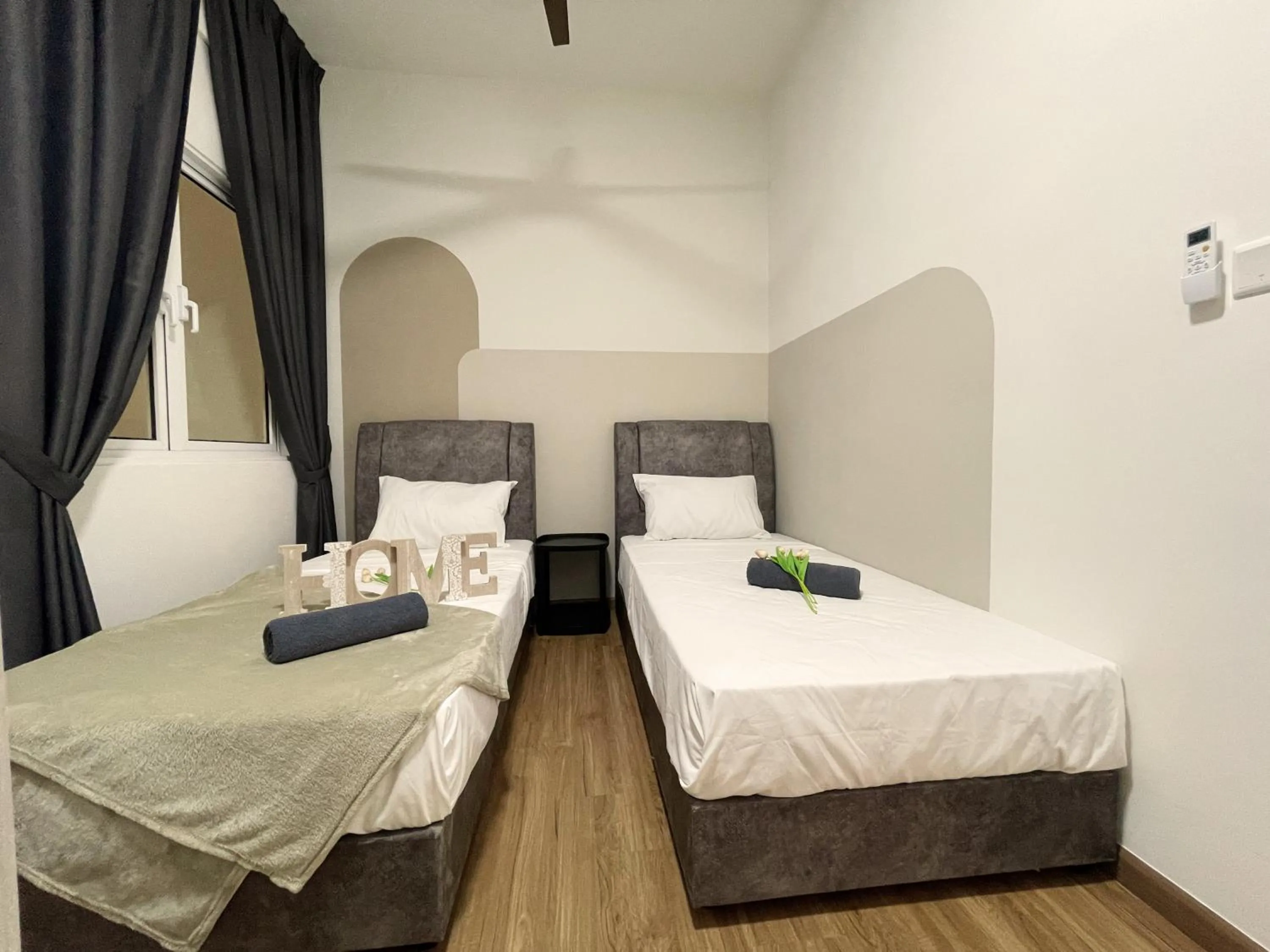 Bed in 121 Residences by The Homez Near One Utama, Starling Mall, Atria