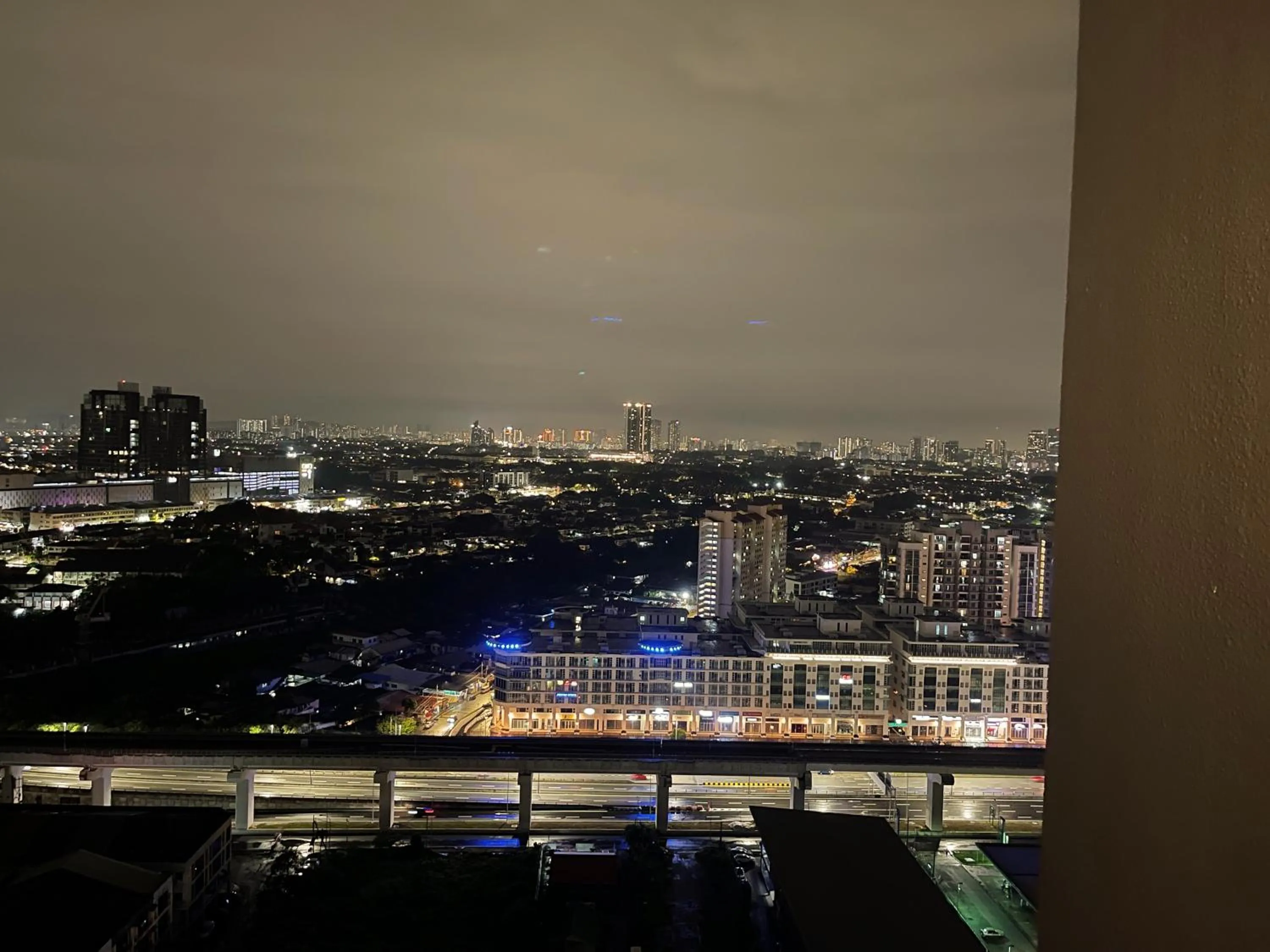 Night in 121 Residences by The Homez Near One Utama, Starling Mall, Atria