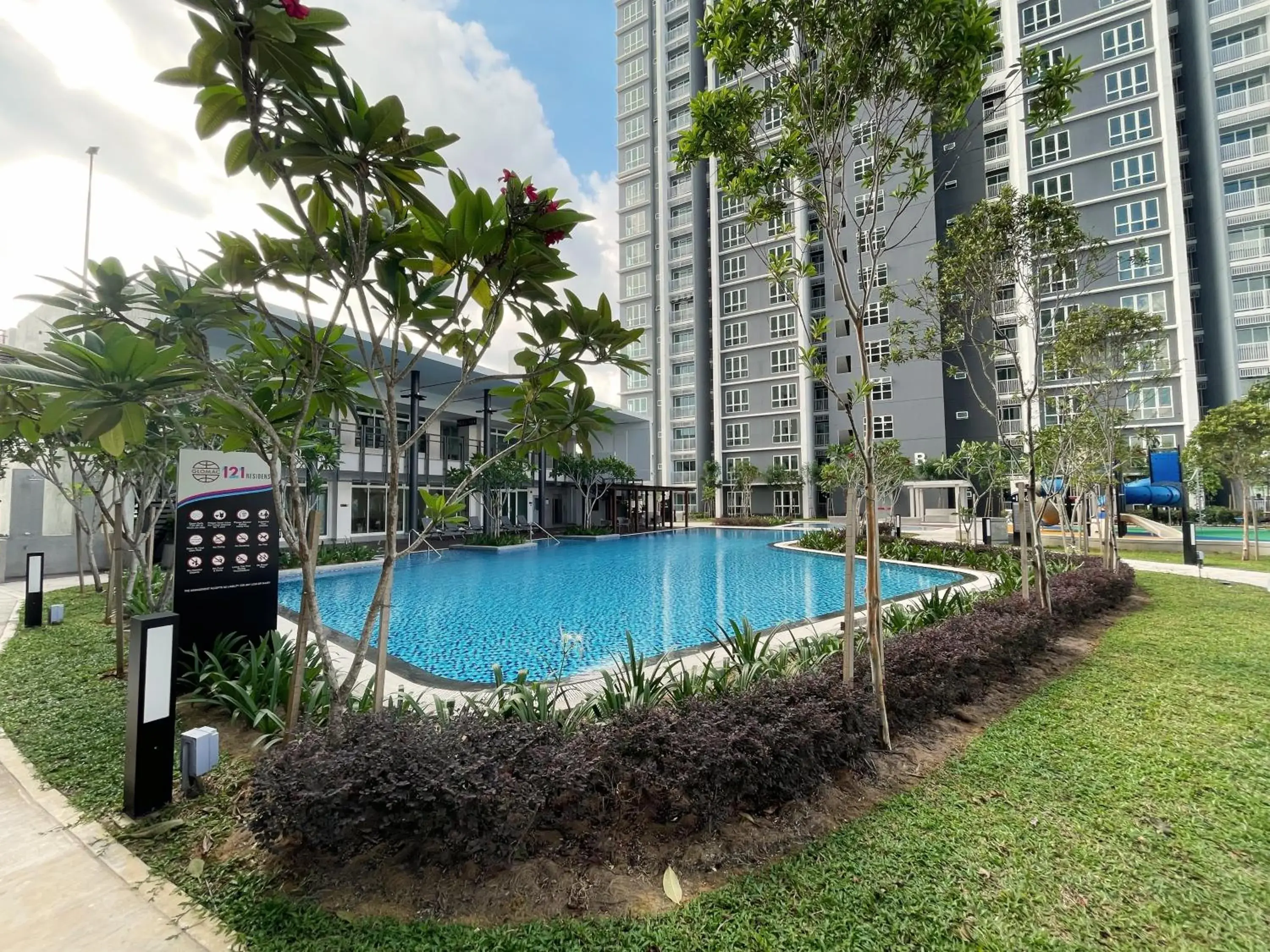 Property building in 121 Residences by The Homez Near One Utama, Starling Mall, Atria Property building in 121 Residences by The Homez Near One Utama, Starling Mall, Atria