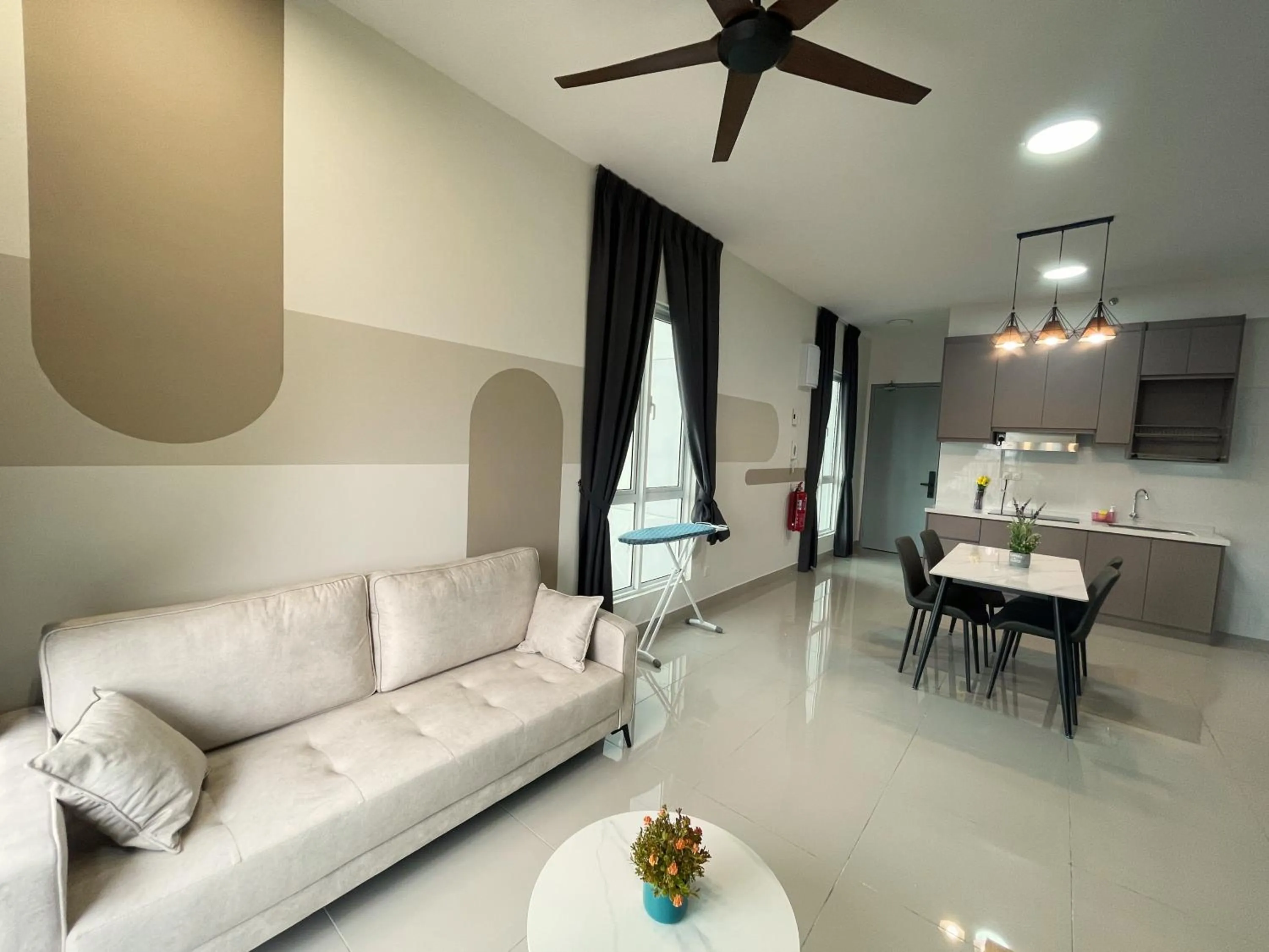 Kitchen or kitchenette in 121 Residences by The Homez Near One Utama, Starling Mall, Atria