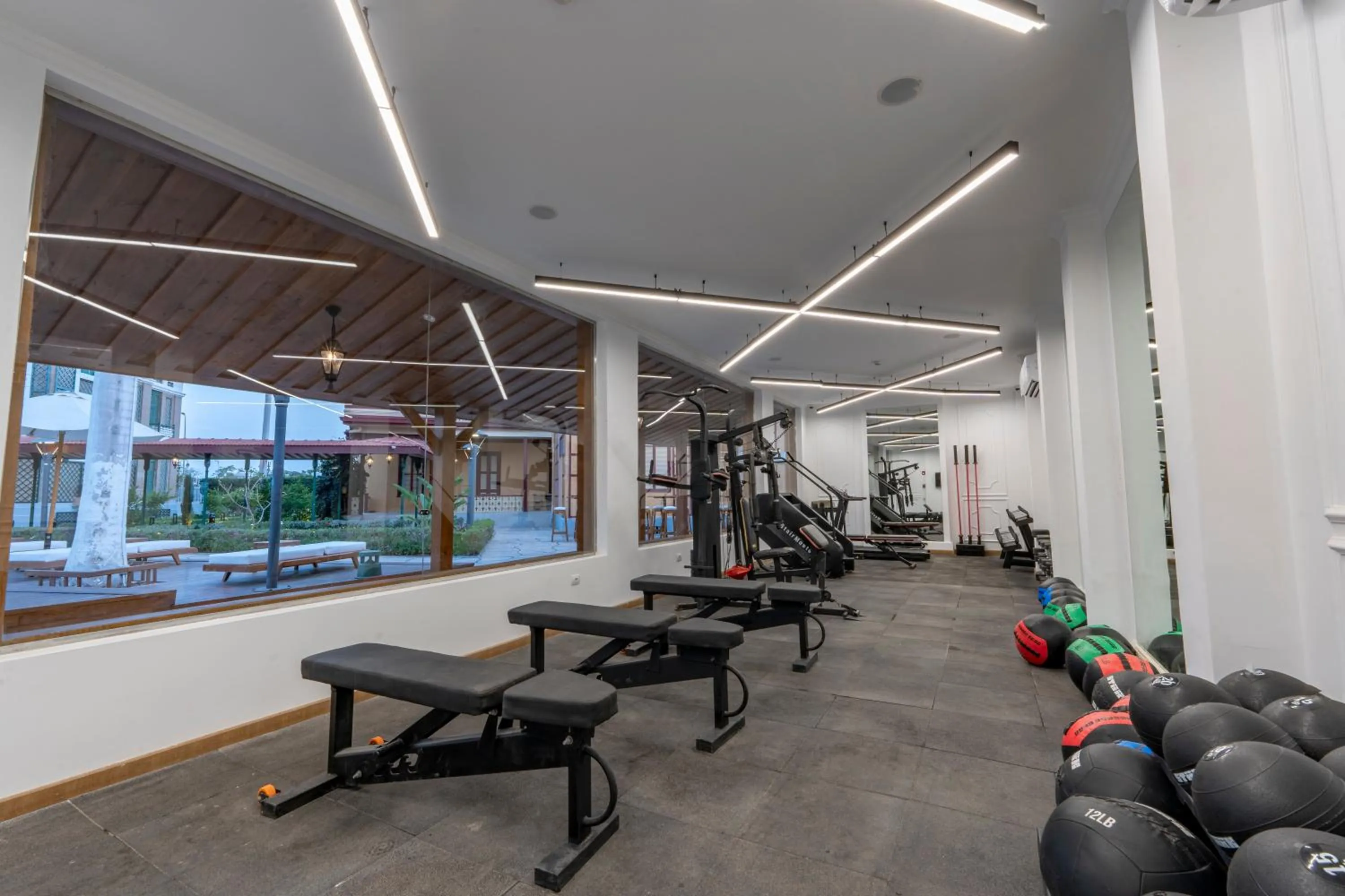 Fitness centre/facilities in Maison Maxim De Lesseps