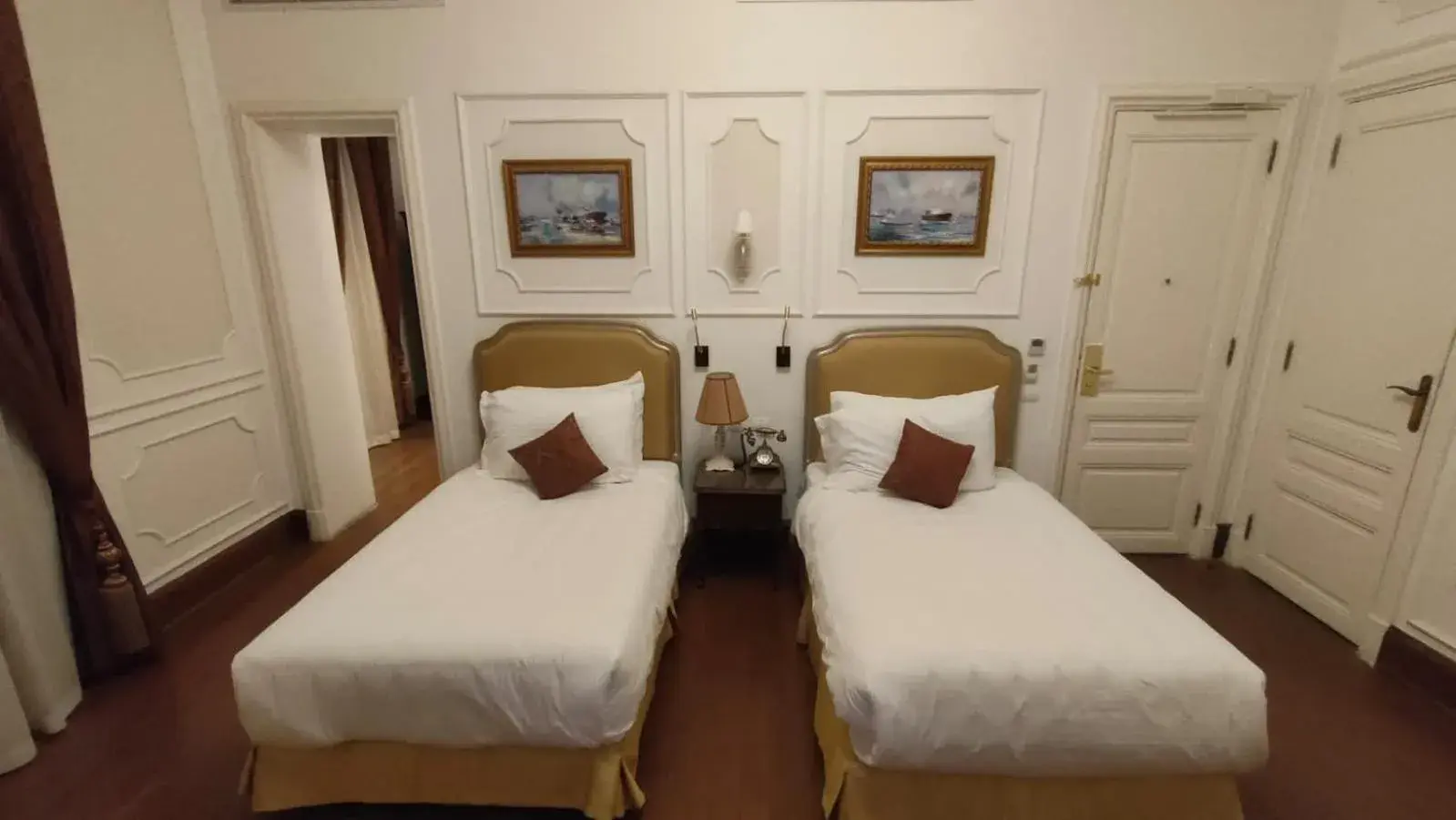 Standard Twin Room - single occupancy in Maison Maxim De Lesseps Standard Twin Room - single occupancy in Maison Maxim De Lesseps