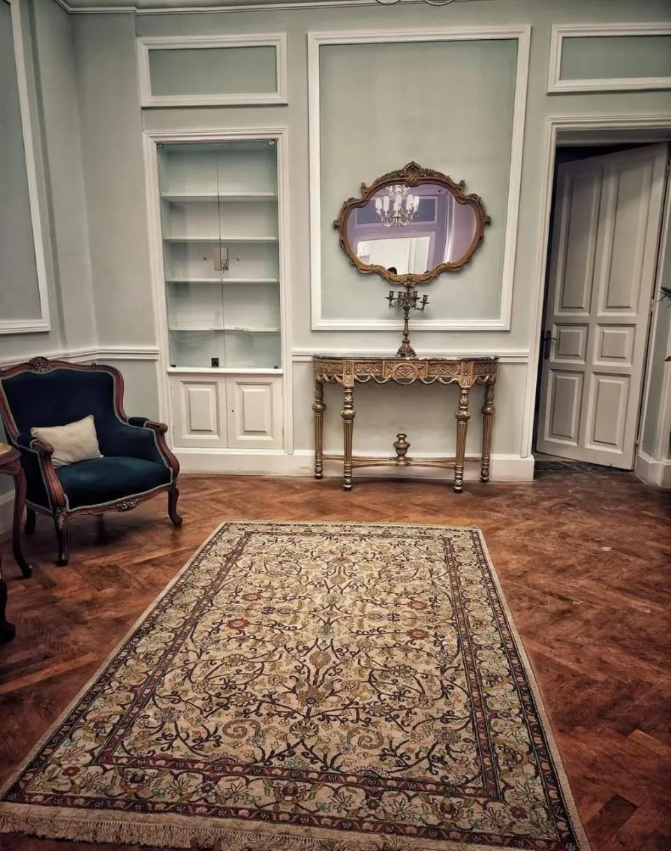 Seating area in Maison Maxim De Lesseps