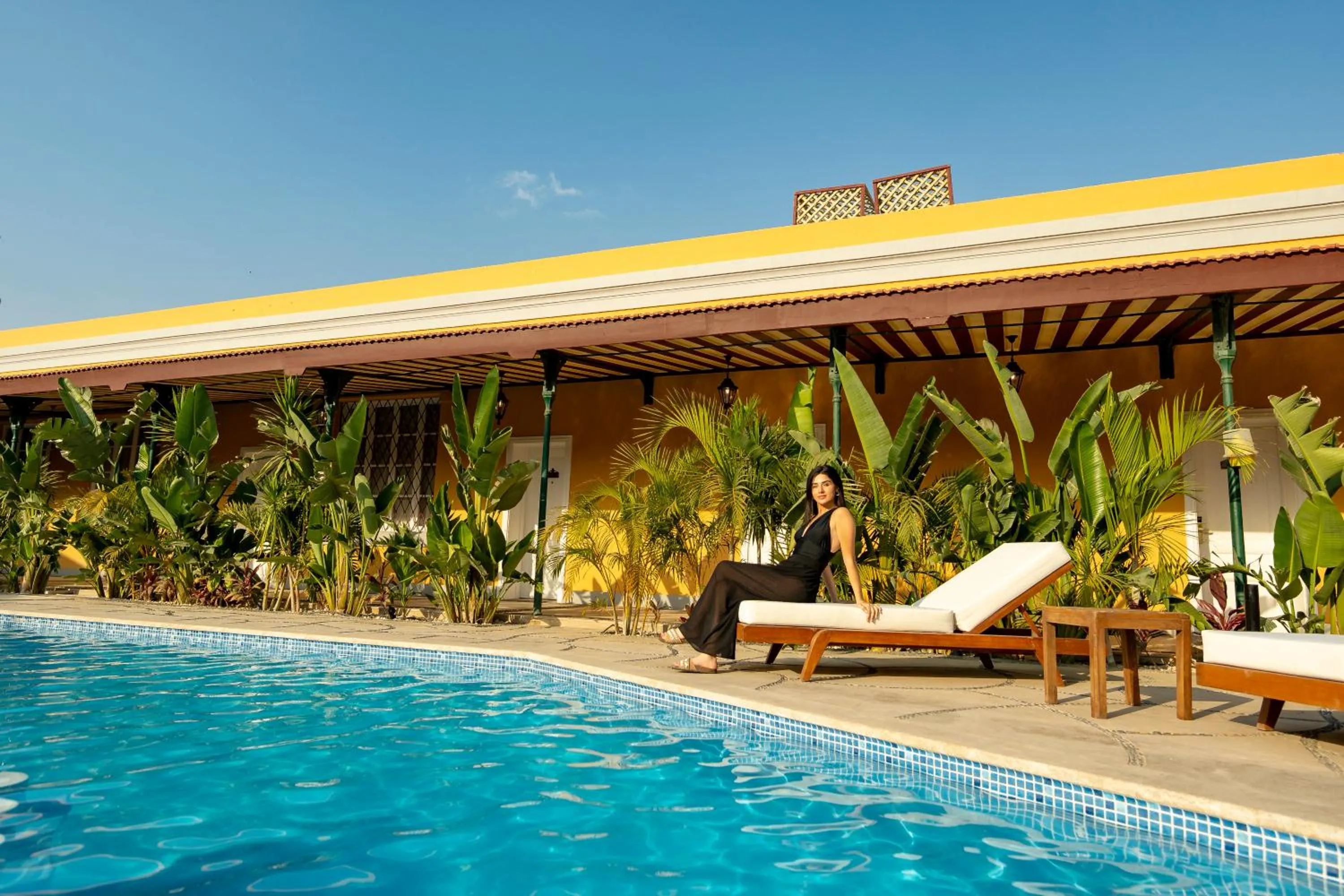 Day in Maison Maxim De Lesseps