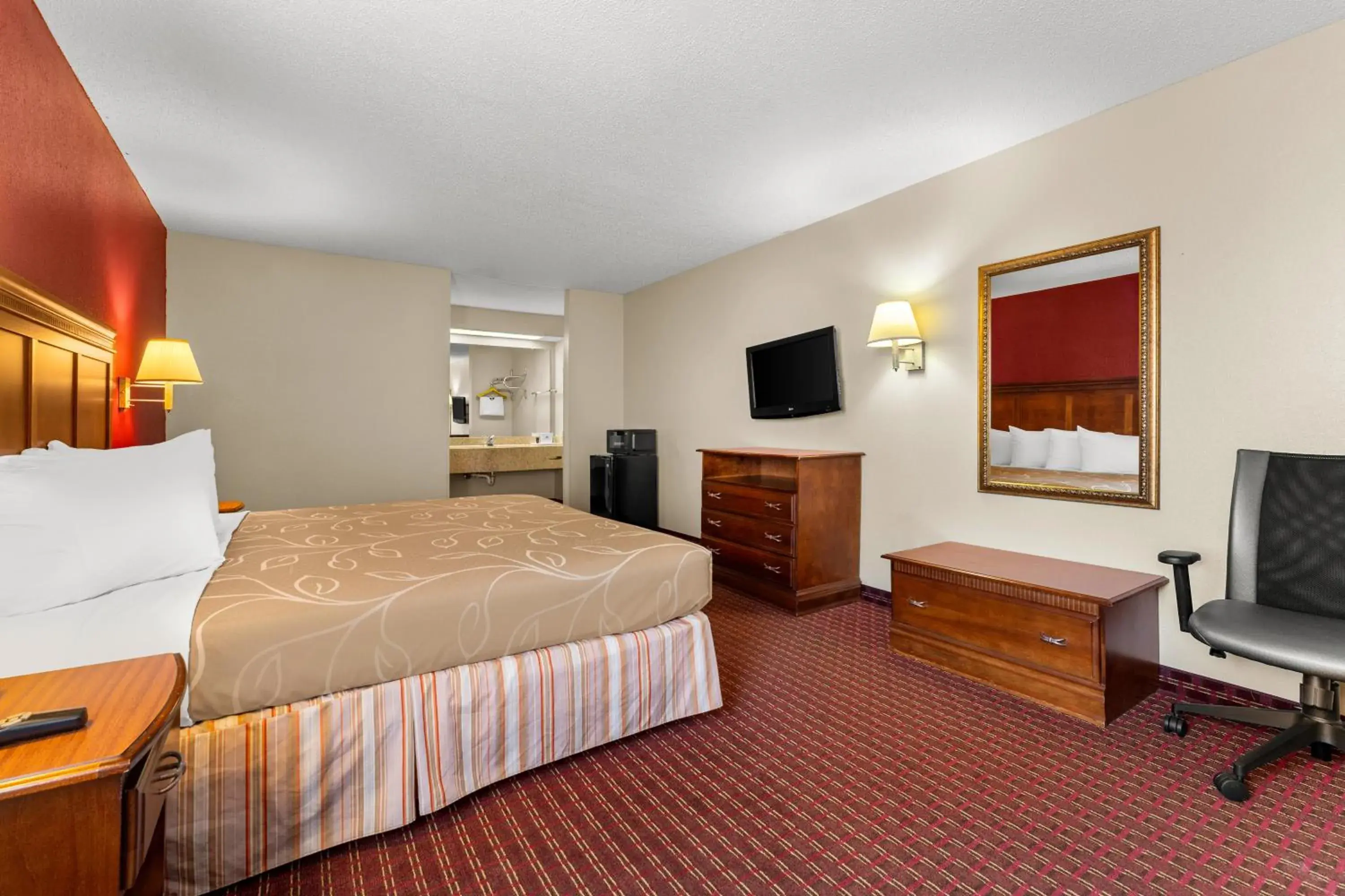 Bed in Americas Best Value Inn-Montezuma Bed in Americas Best Value Inn-Montezuma