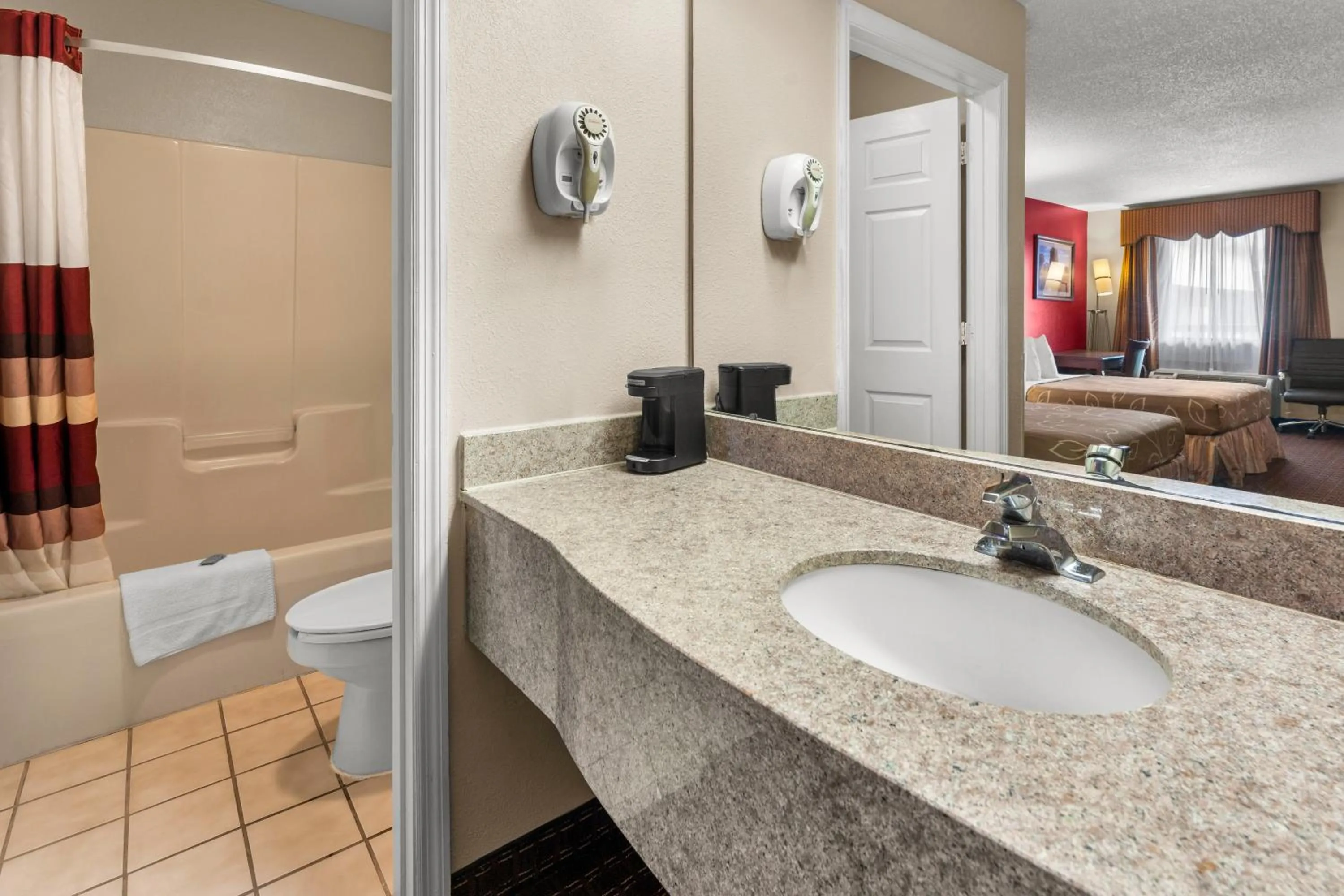 Shower in Americas Best Value Inn-Montezuma