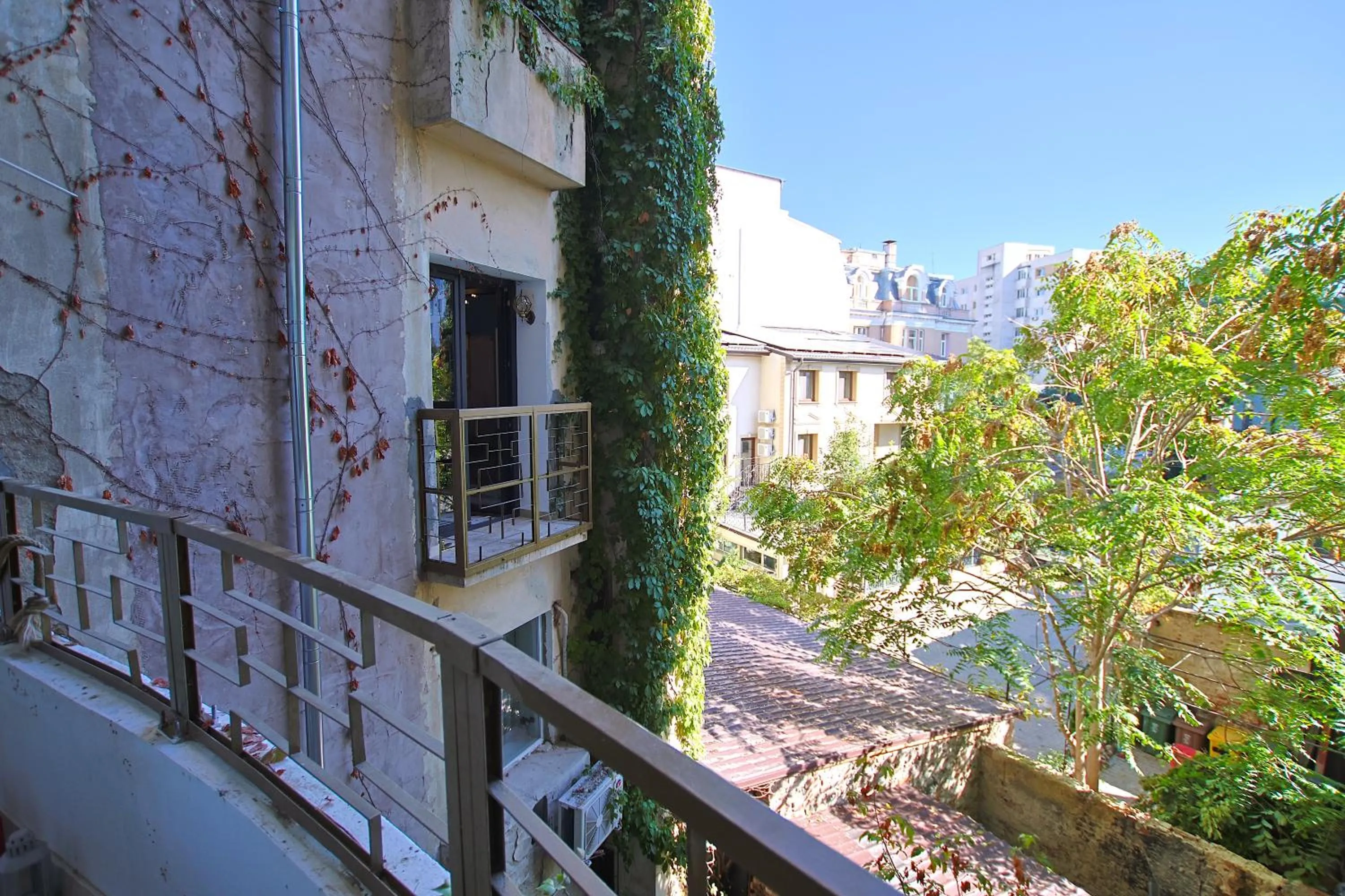 Spring in Art Boutique Residence