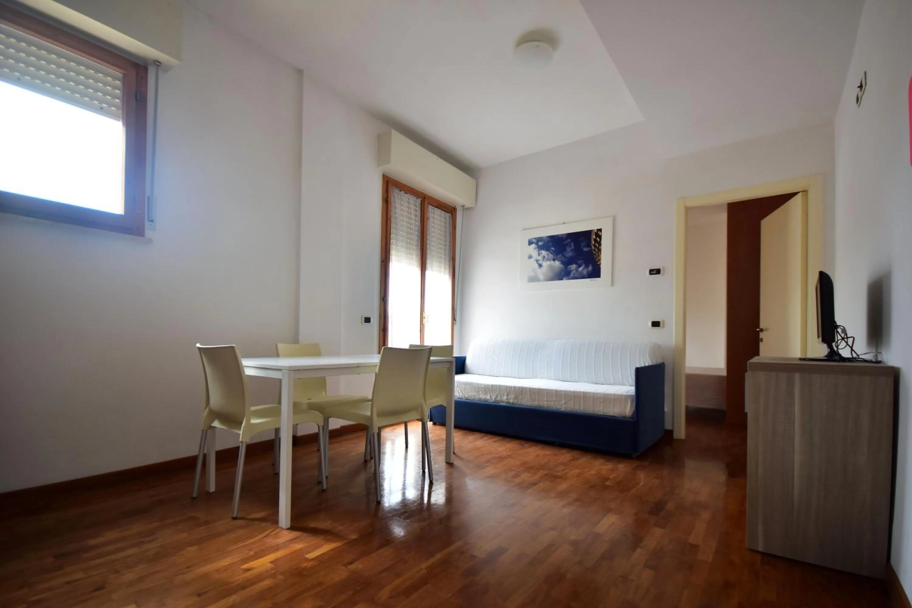 Dining area, Bed in Residence Avana