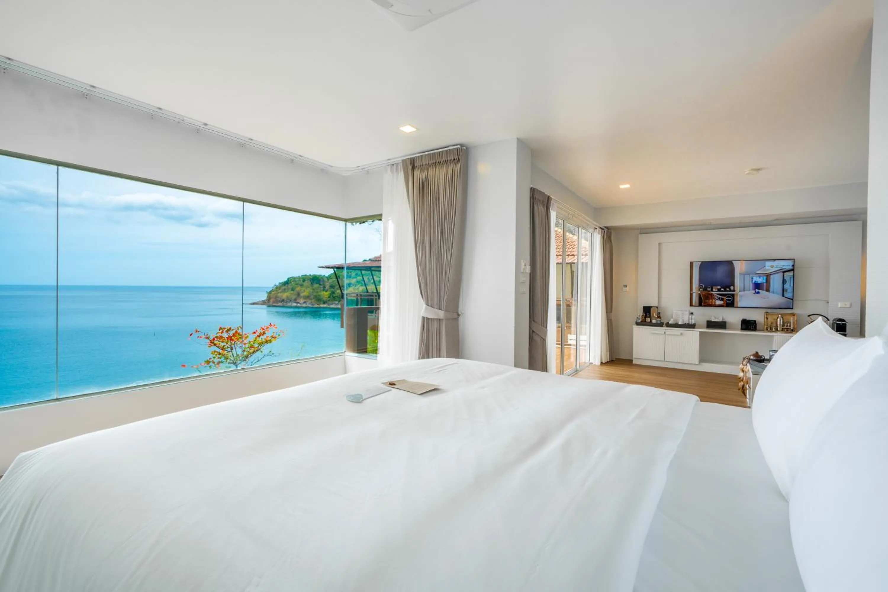 Bed in ANONA SUNSET Boutique