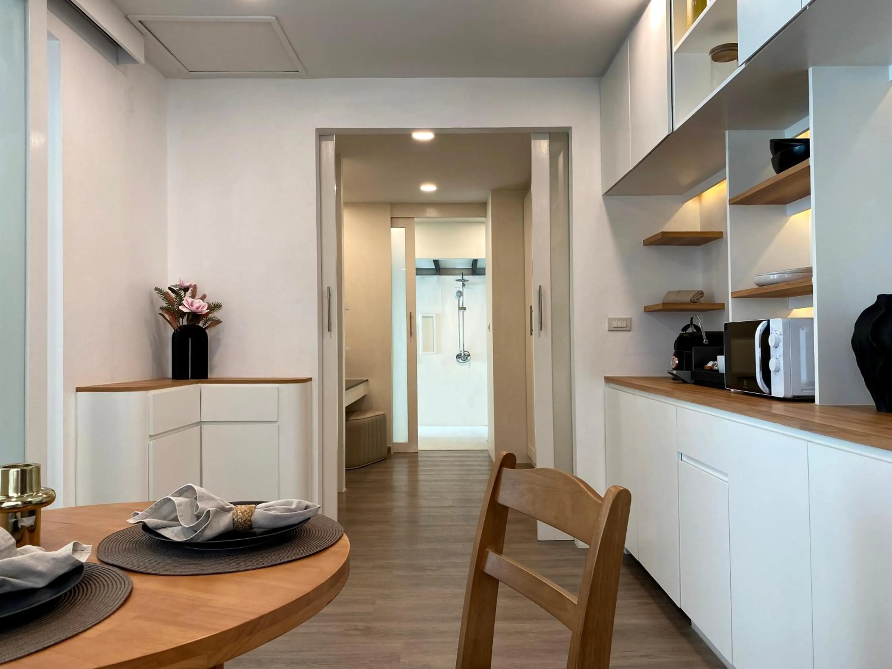 Dining area in ANONA SUNSET Boutique