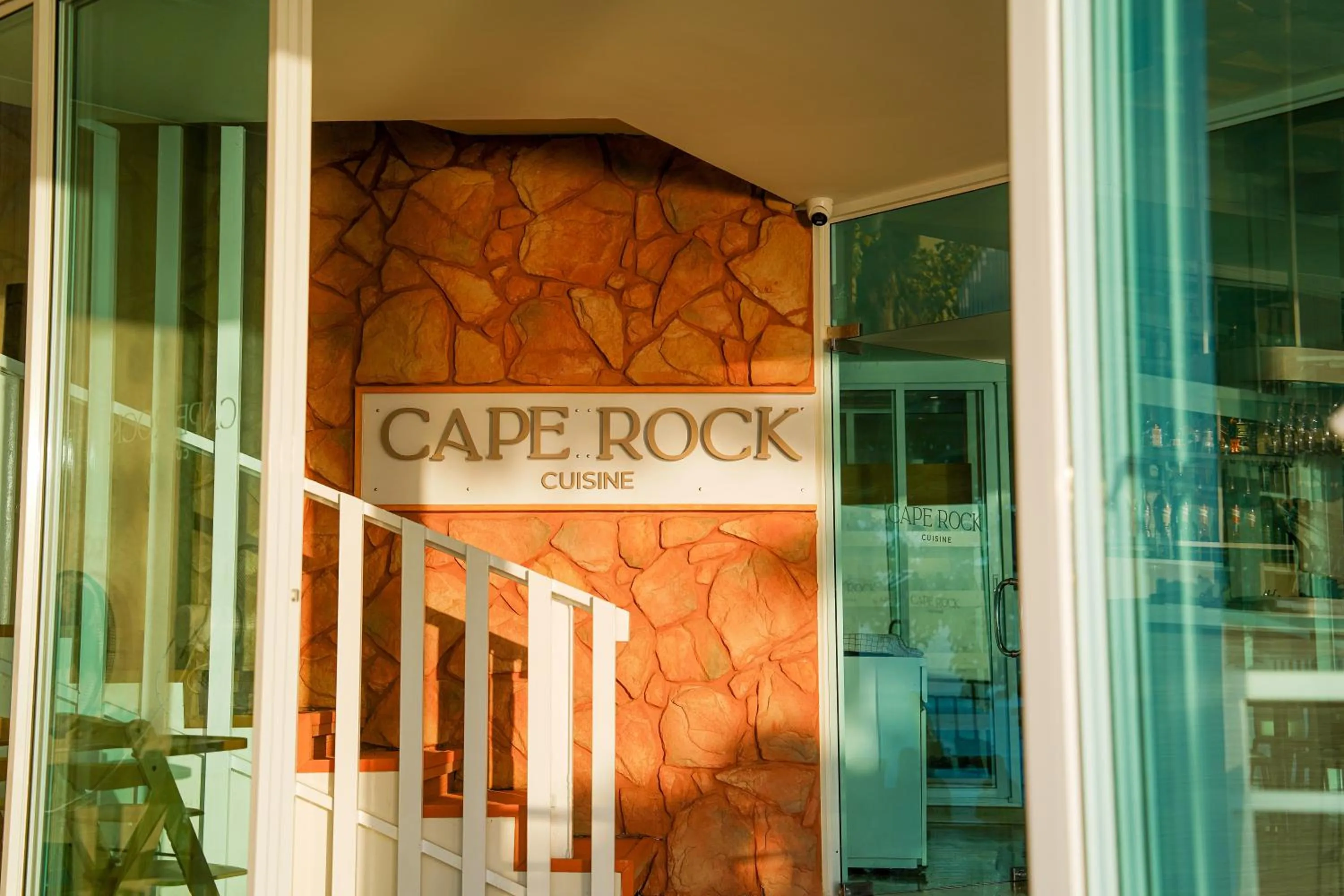 Restaurant/places to eat in ANONA SUNSET Boutique