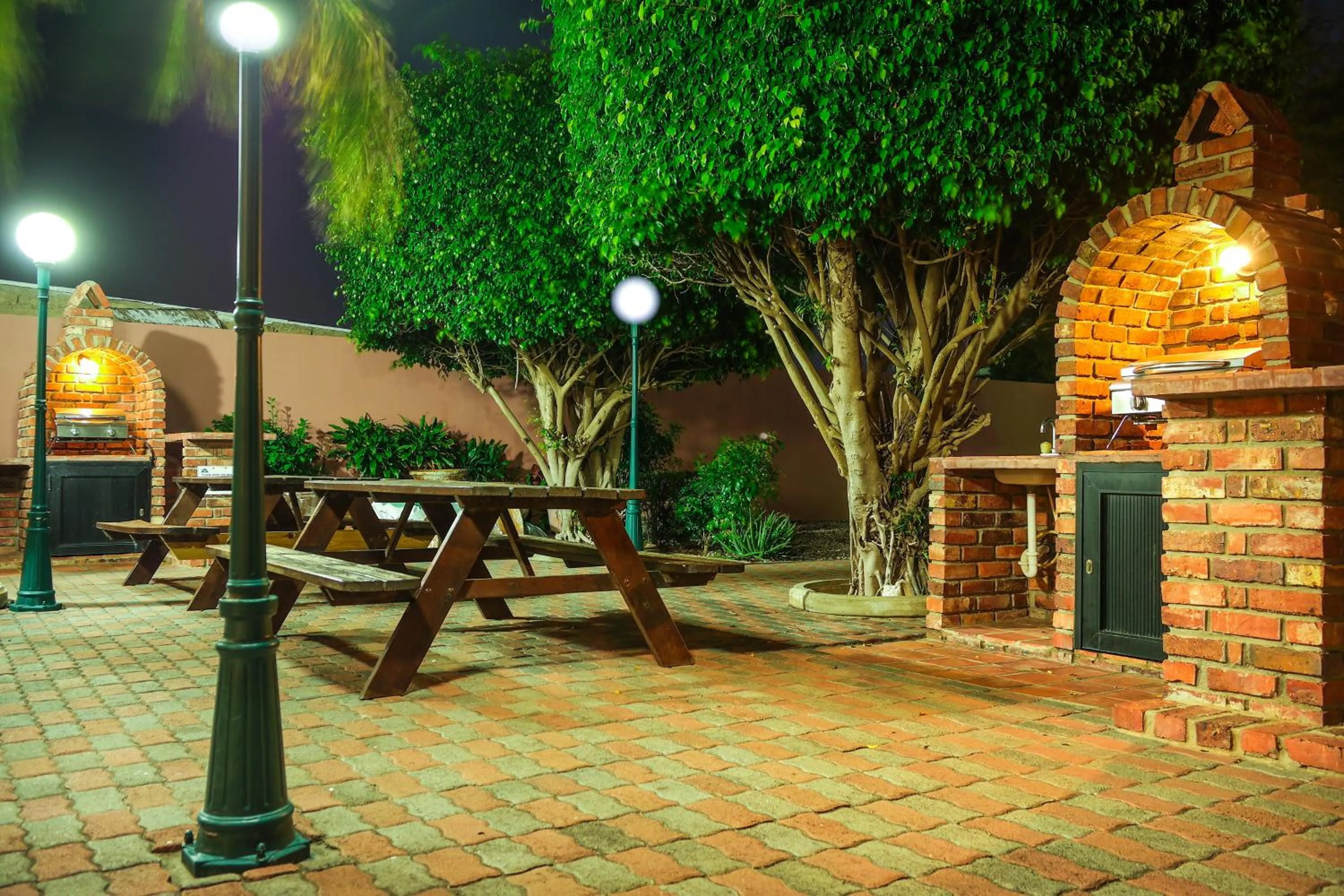 BBQ facilities in Sasaki Apartments