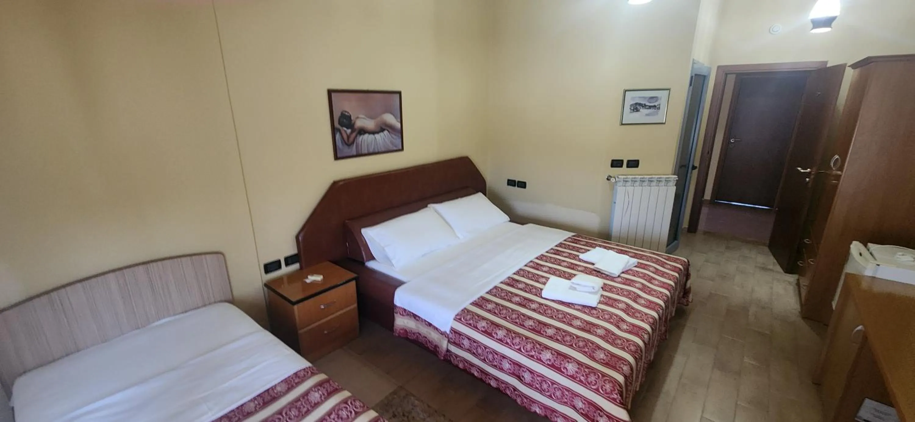 Bedroom, Bed in Hotel Vlora
