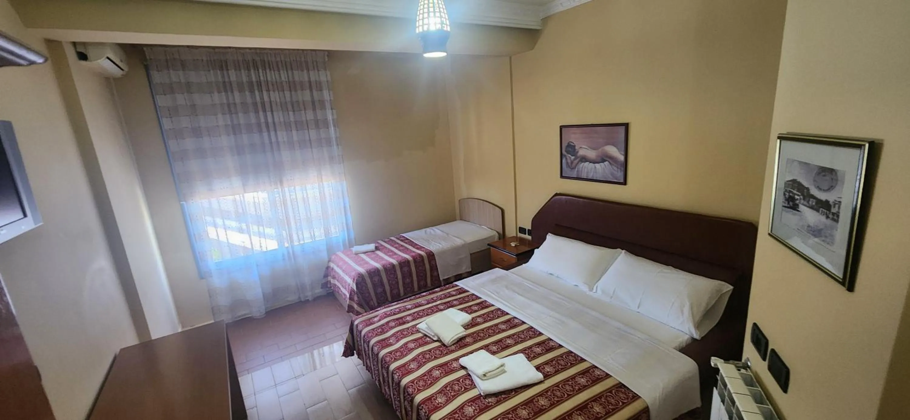 Bedroom, Bed in Hotel Vlora