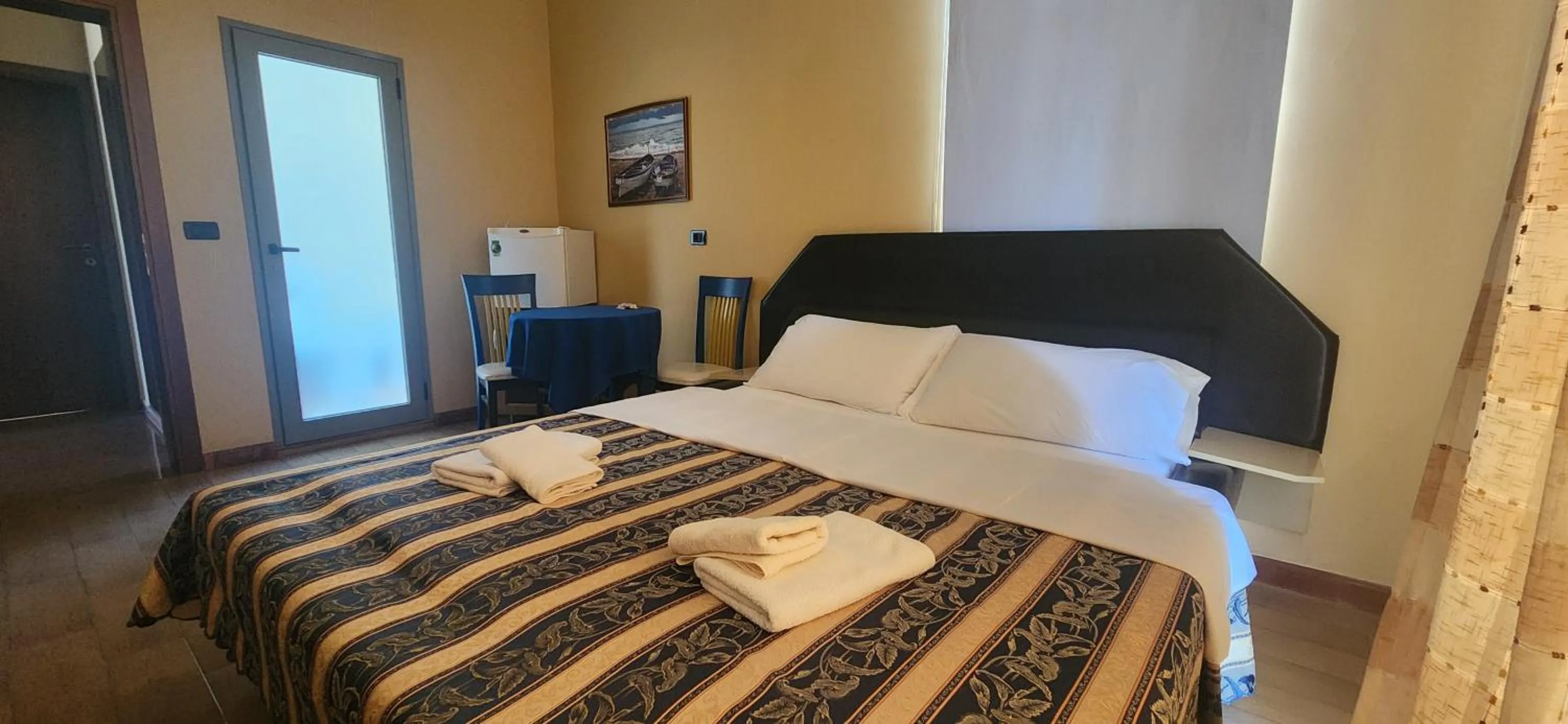 Bedroom, Bed in Hotel Vlora