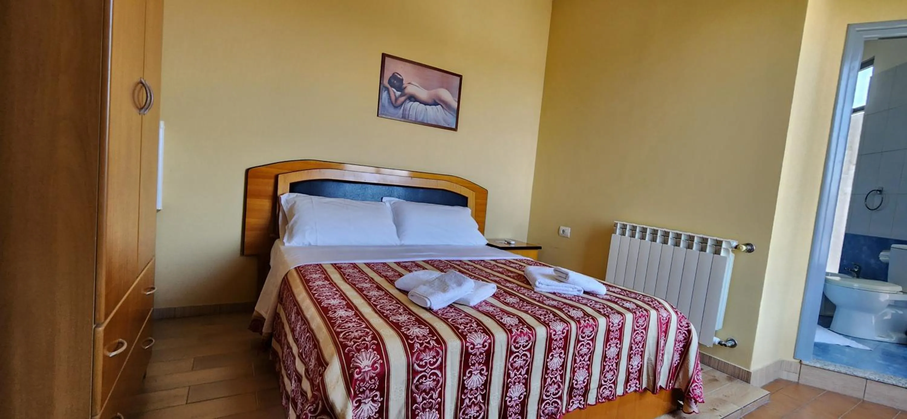 Bed in Hotel Vlora