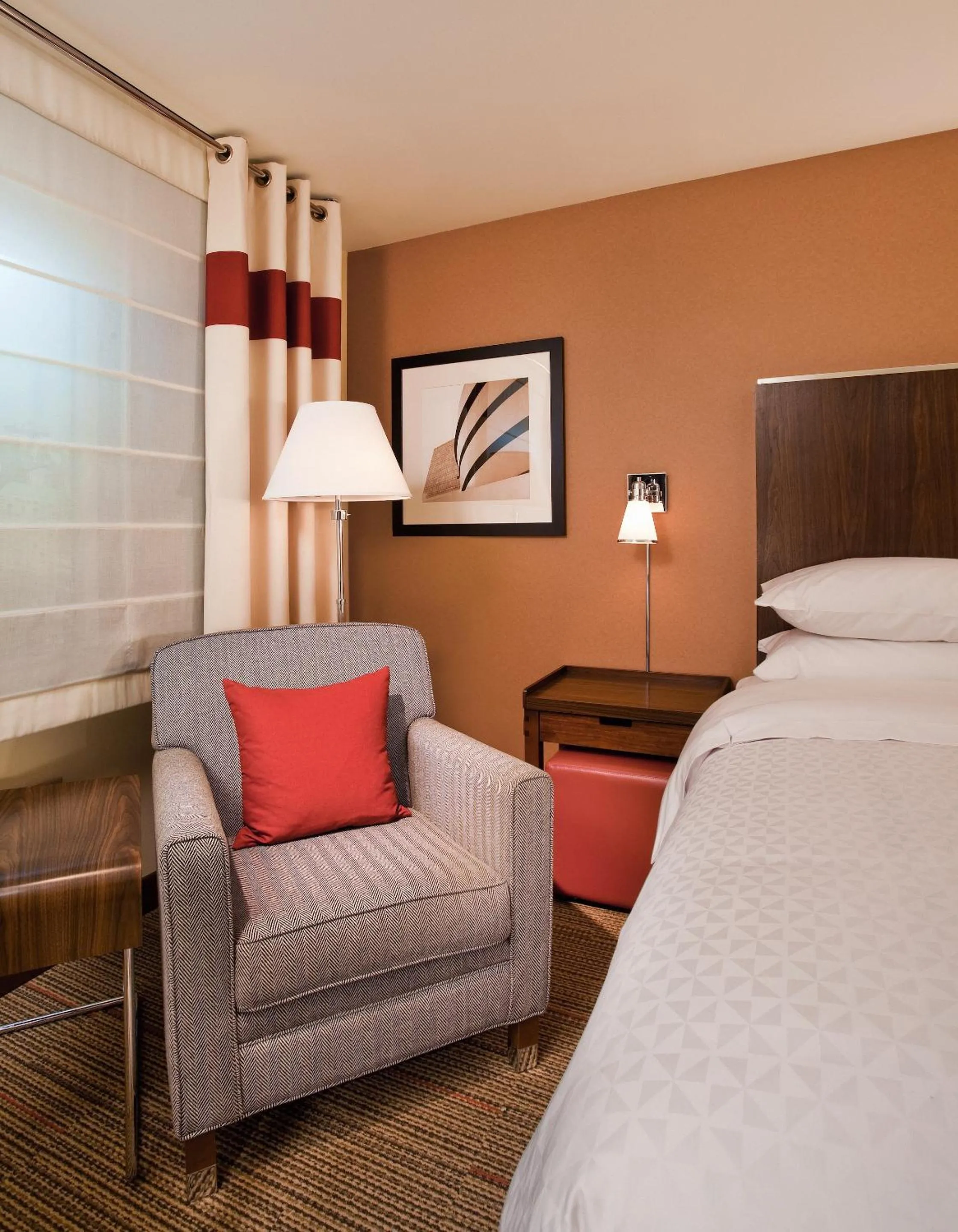 Bedroom, Bed in The Crossroads Hotel - Newburgh