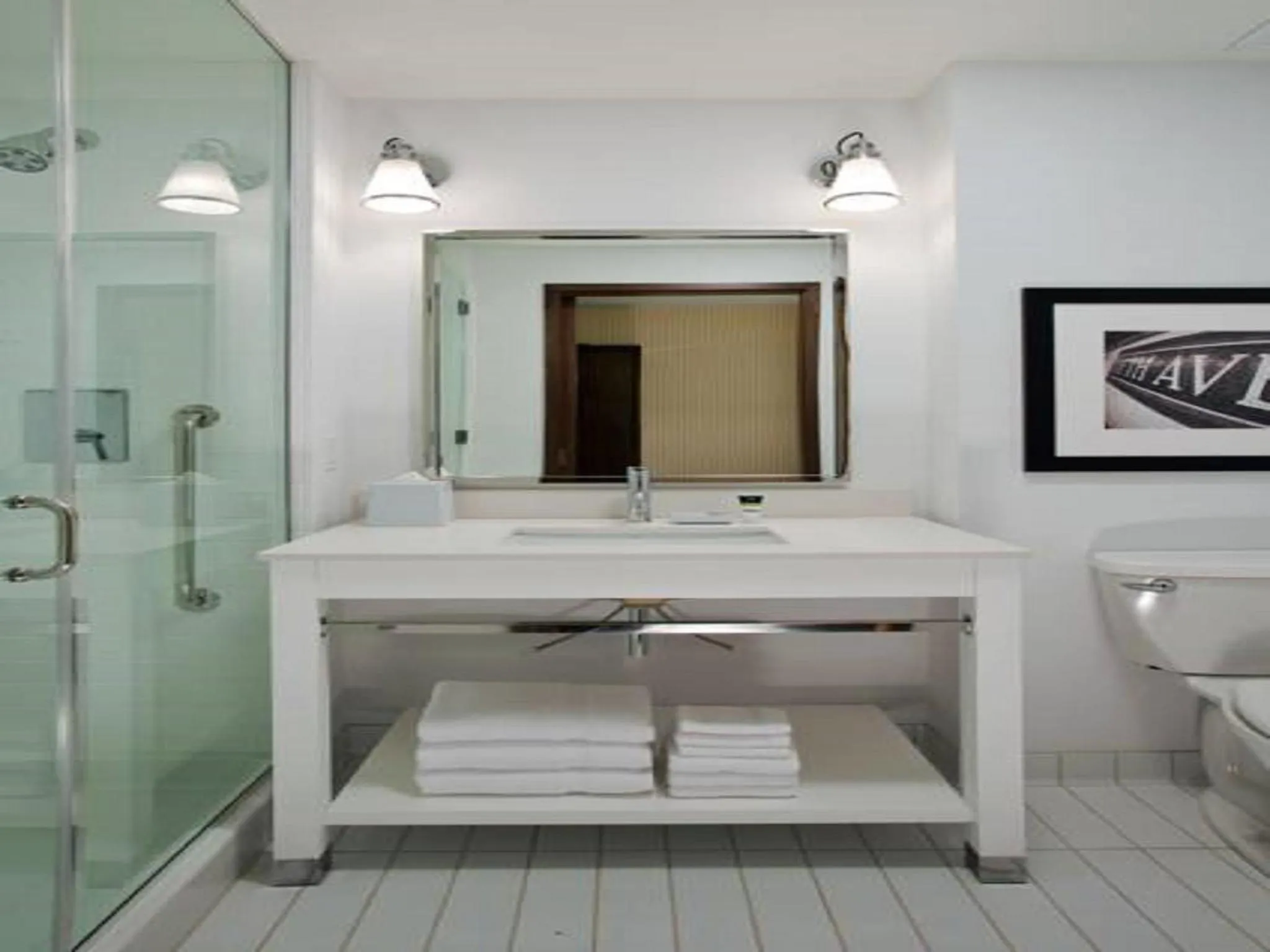 Bathroom in The Crossroads Hotel - Newburgh