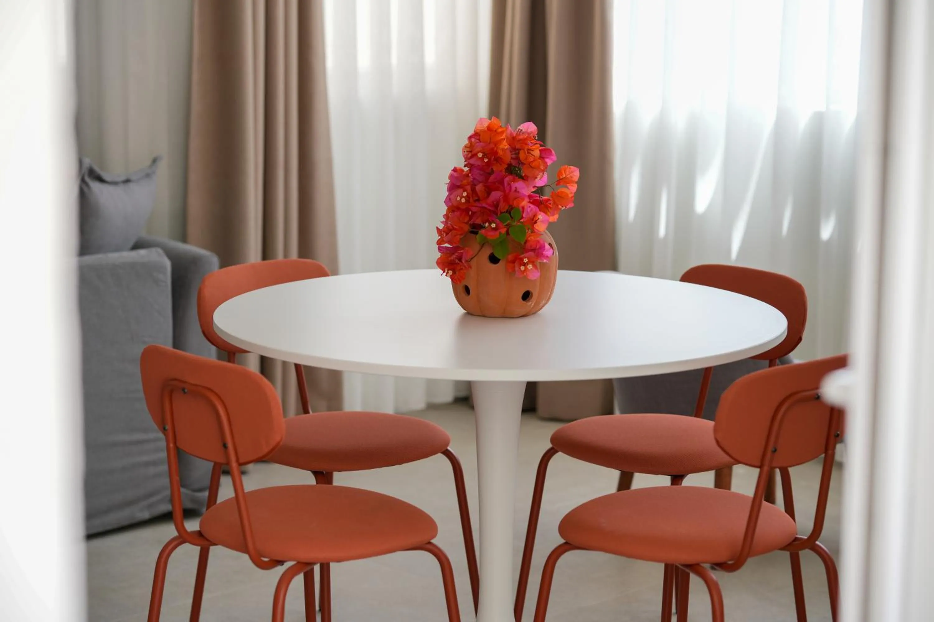 Diplomat Suites