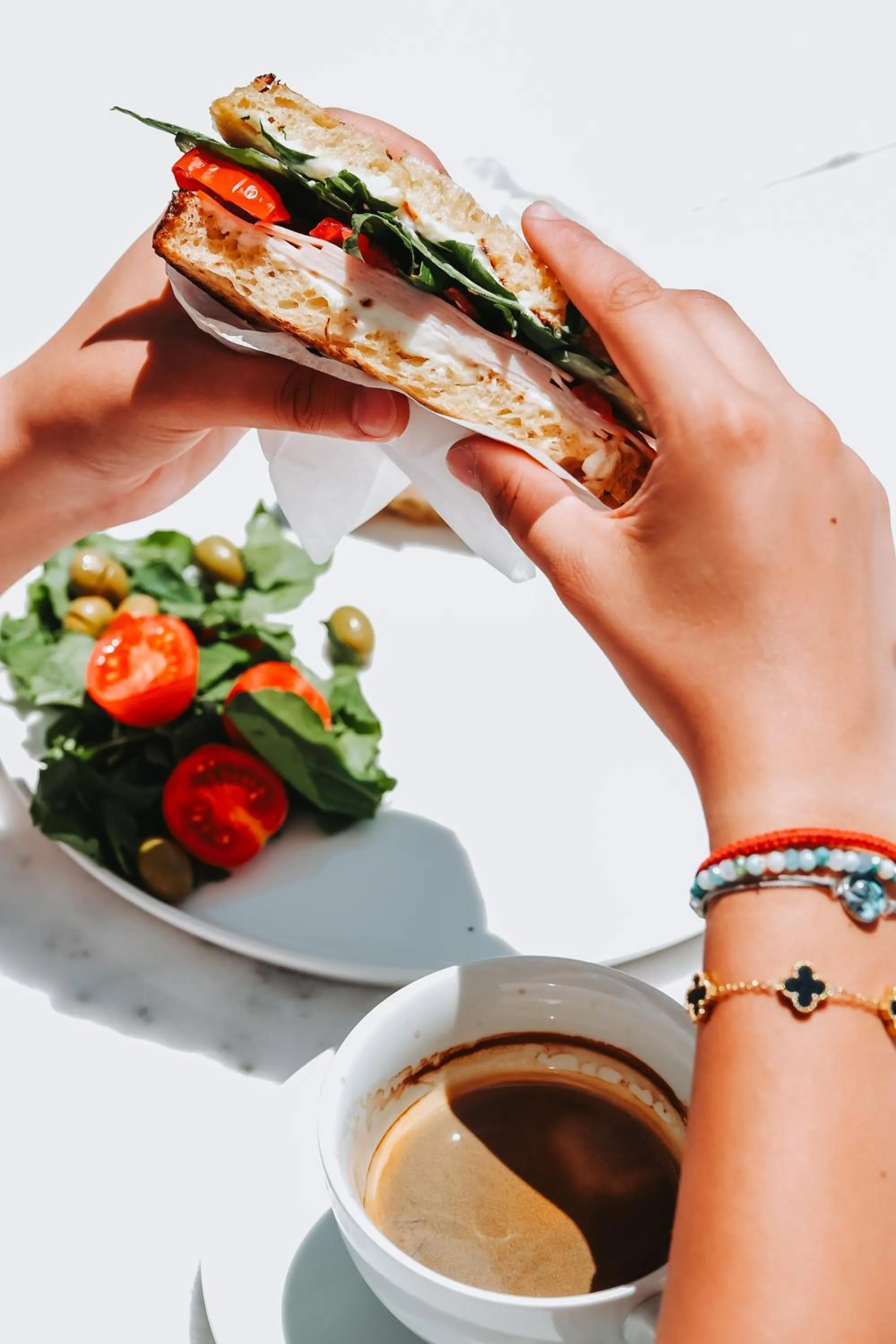 Restaurant/places to eat in Diplomat Suites